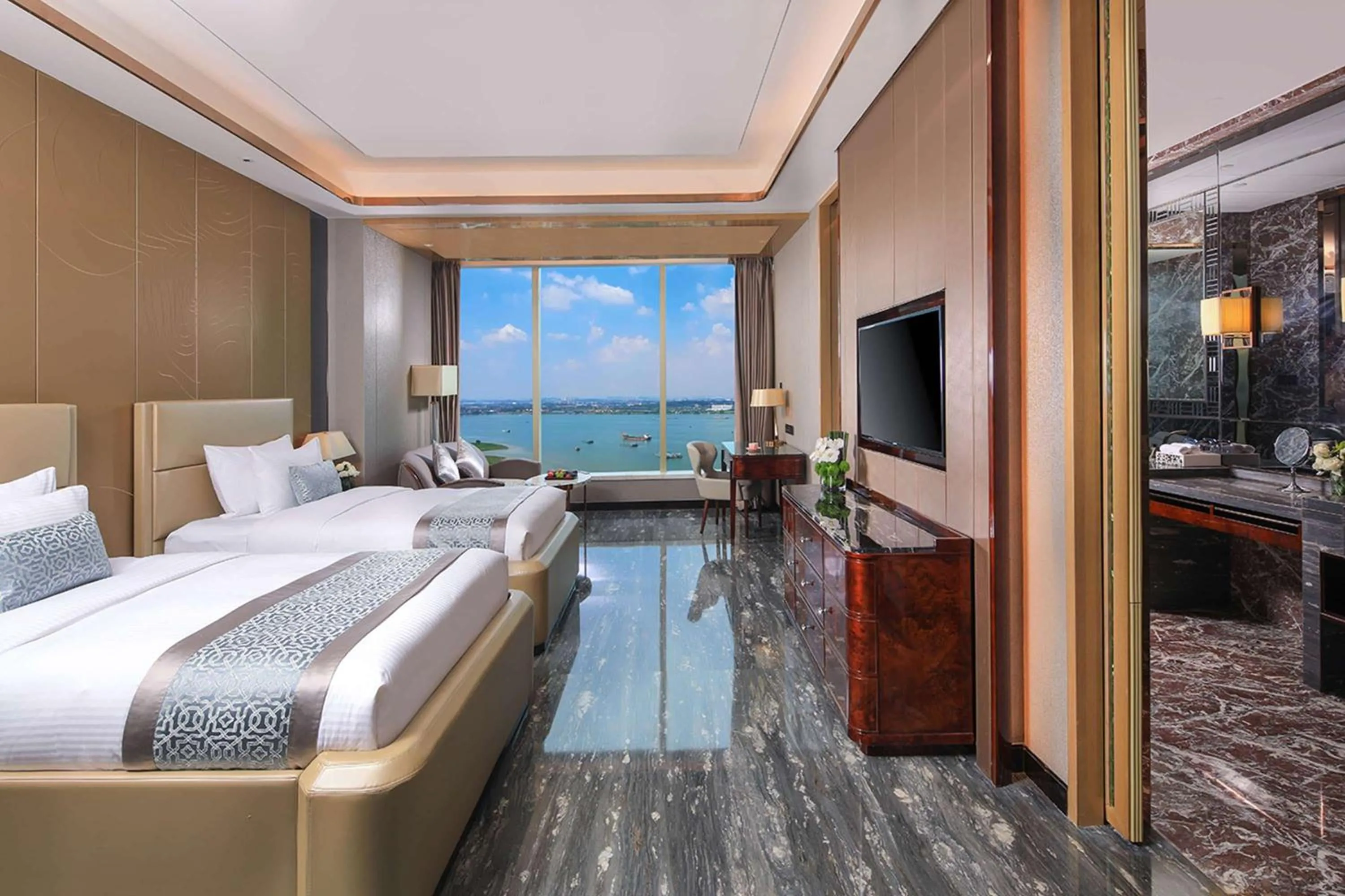 Photo of the whole room, Bed in Wyndham Grand Foshan Gaoming