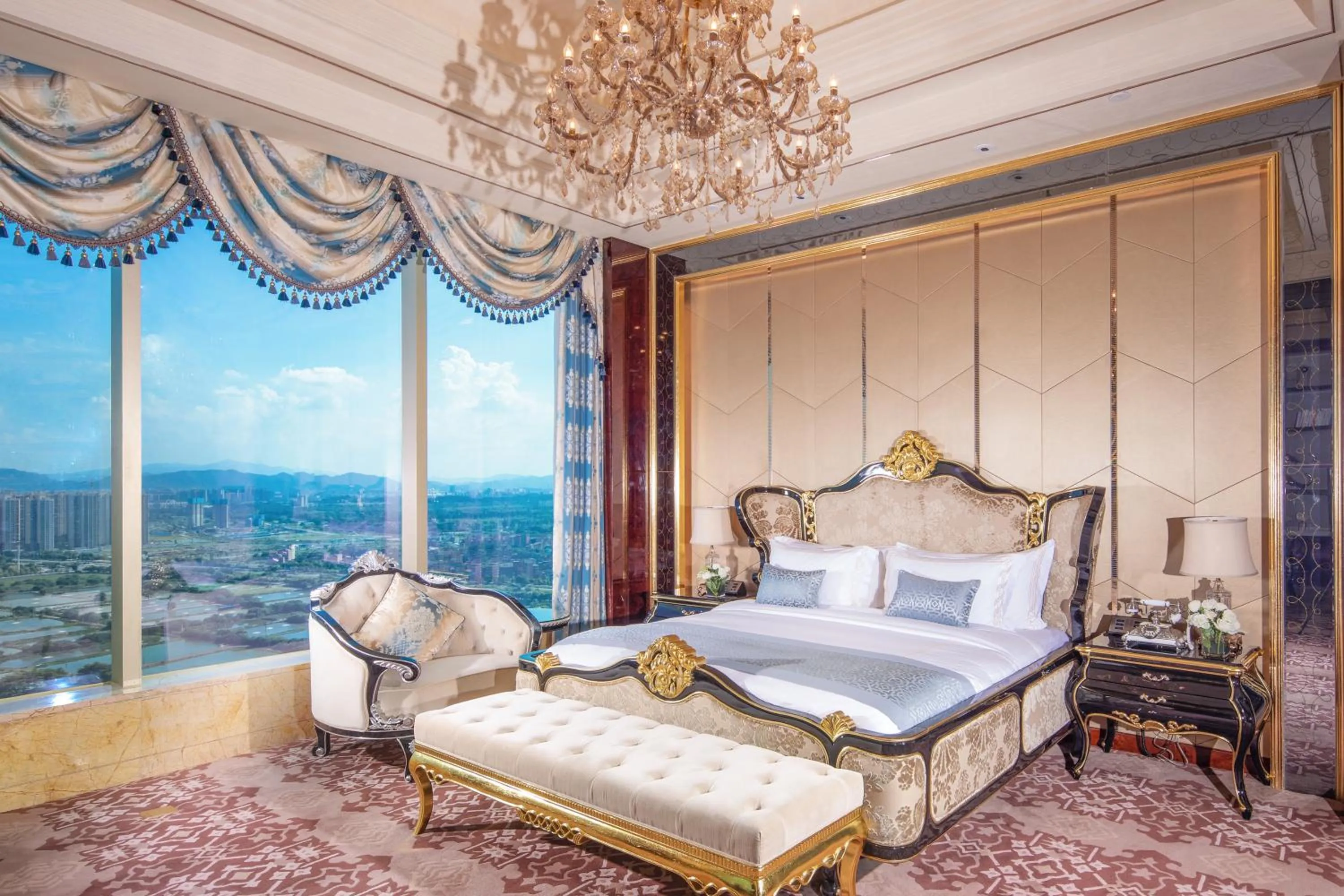 Photo of the whole room, Bed in Wyndham Grand Foshan Gaoming