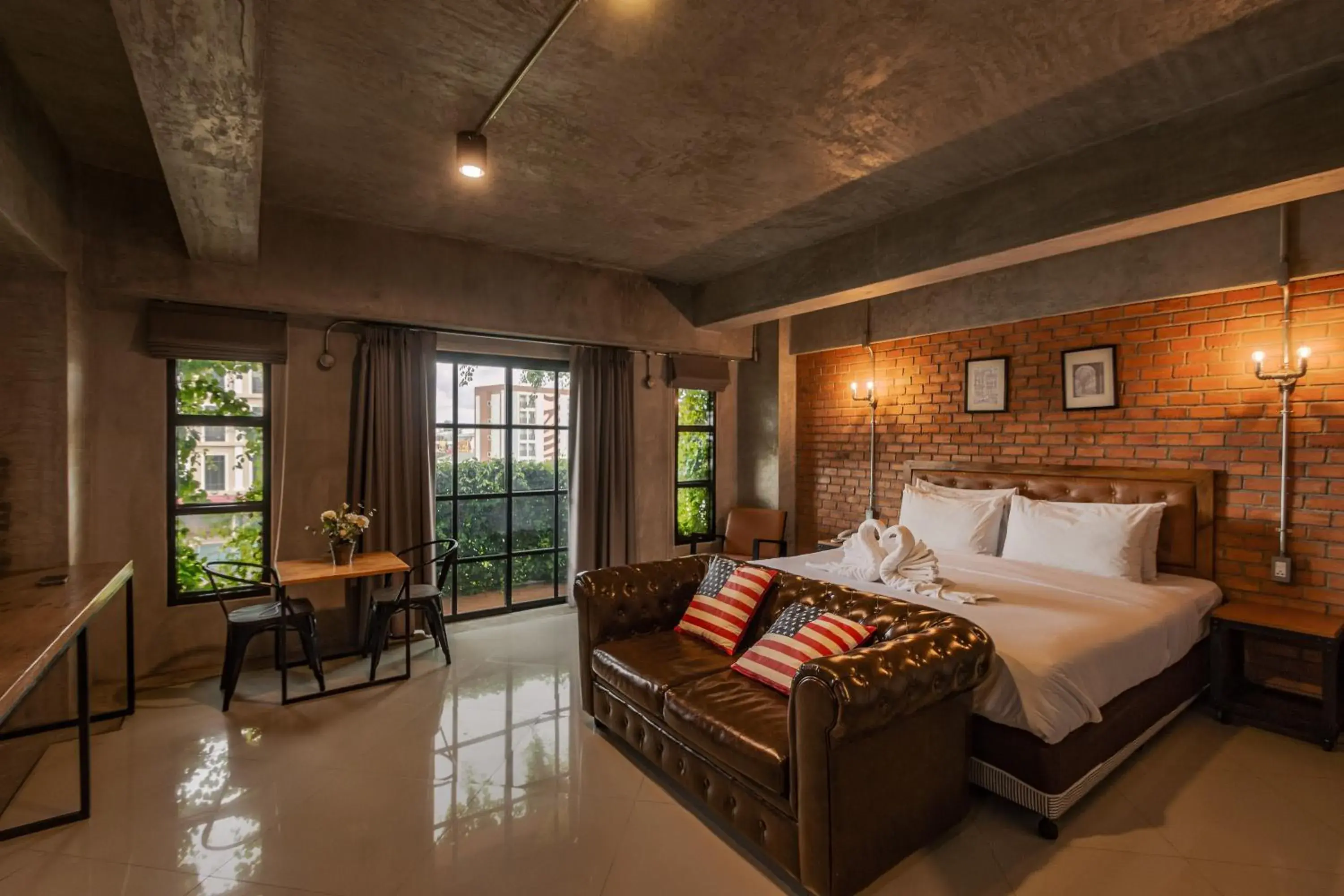 Deluxe King Suite with Balcony in The Old Inn Deluxe King Suite with Balcony in The Old Inn