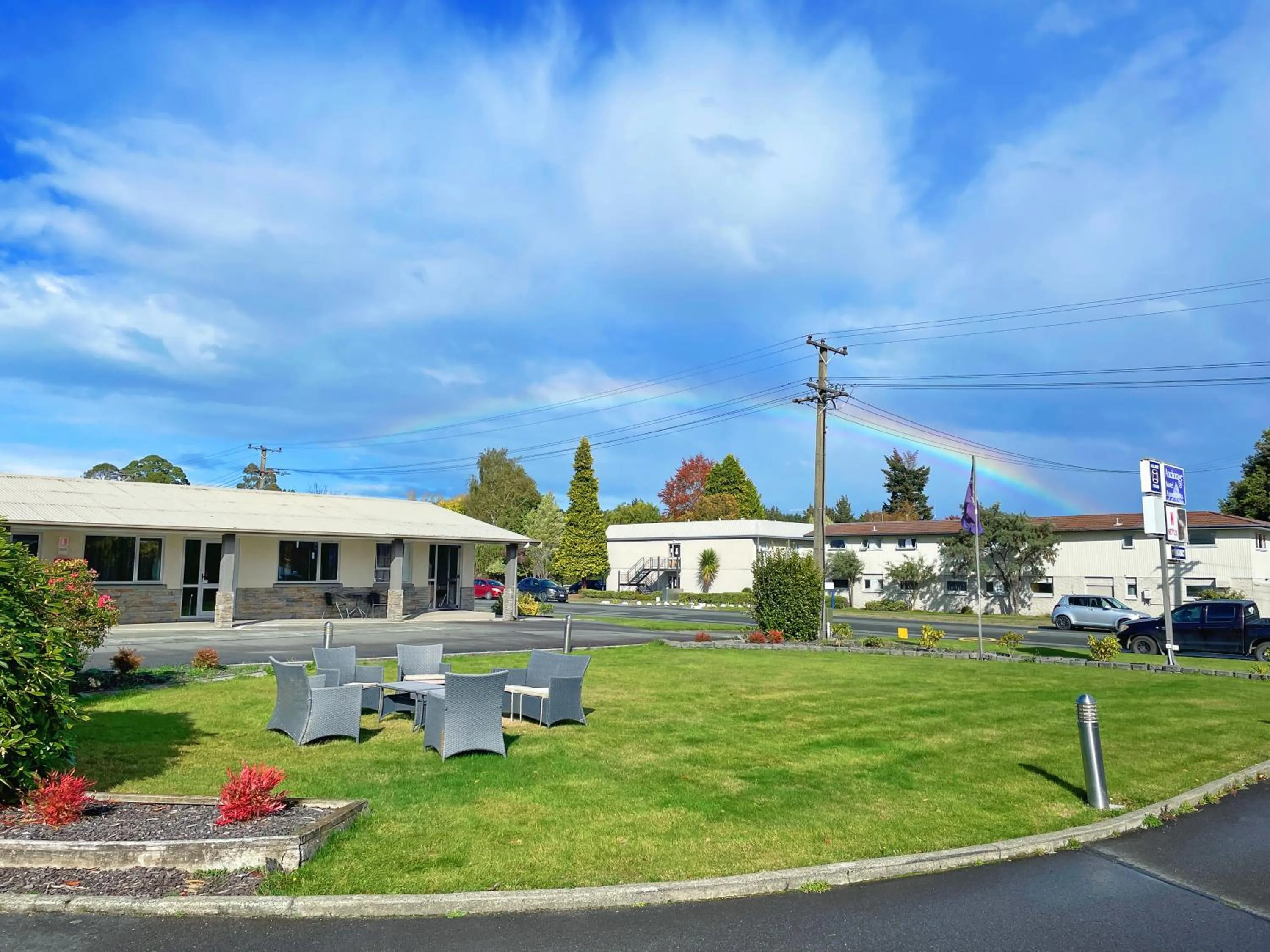 Property building in Anchorage Motel Apartments
