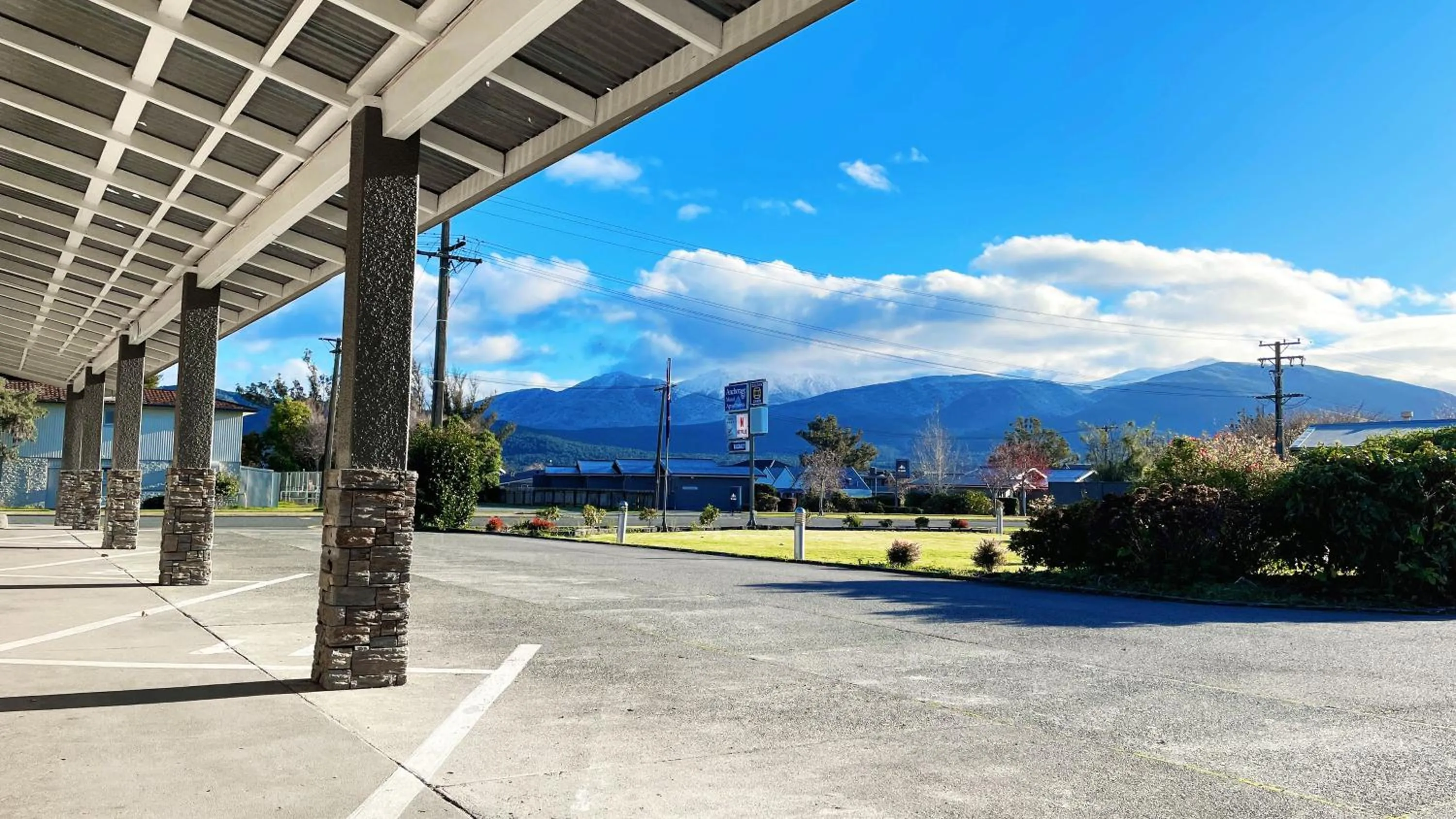 Mountain view in Anchorage Motel Apartments