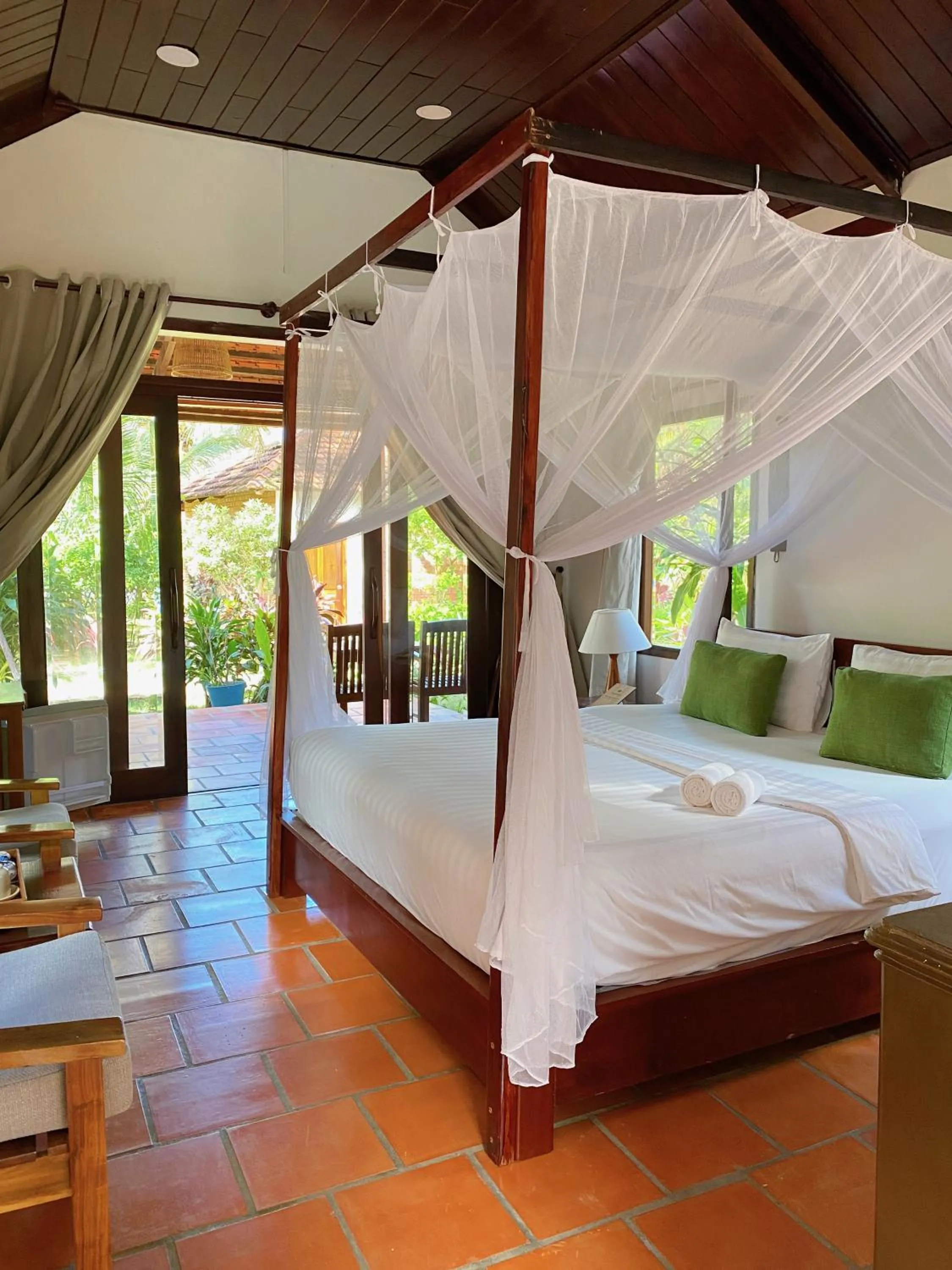 Photo of the whole room, Bed in Thanh Kieu Beach Resort