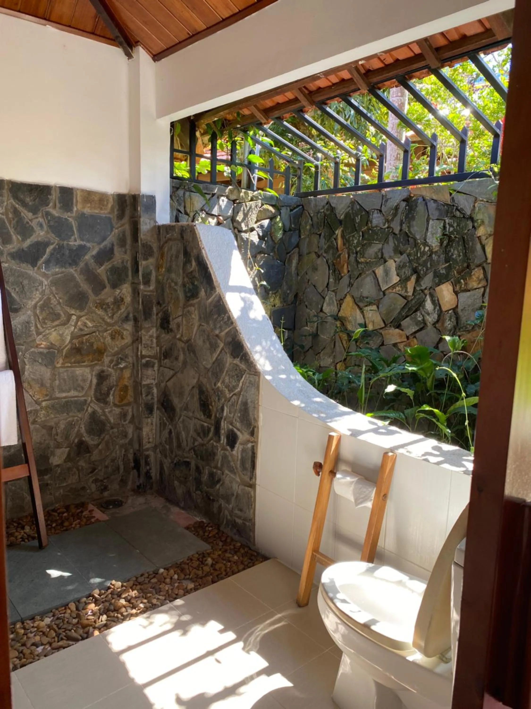 Bathroom in Thanh Kieu Beach Resort