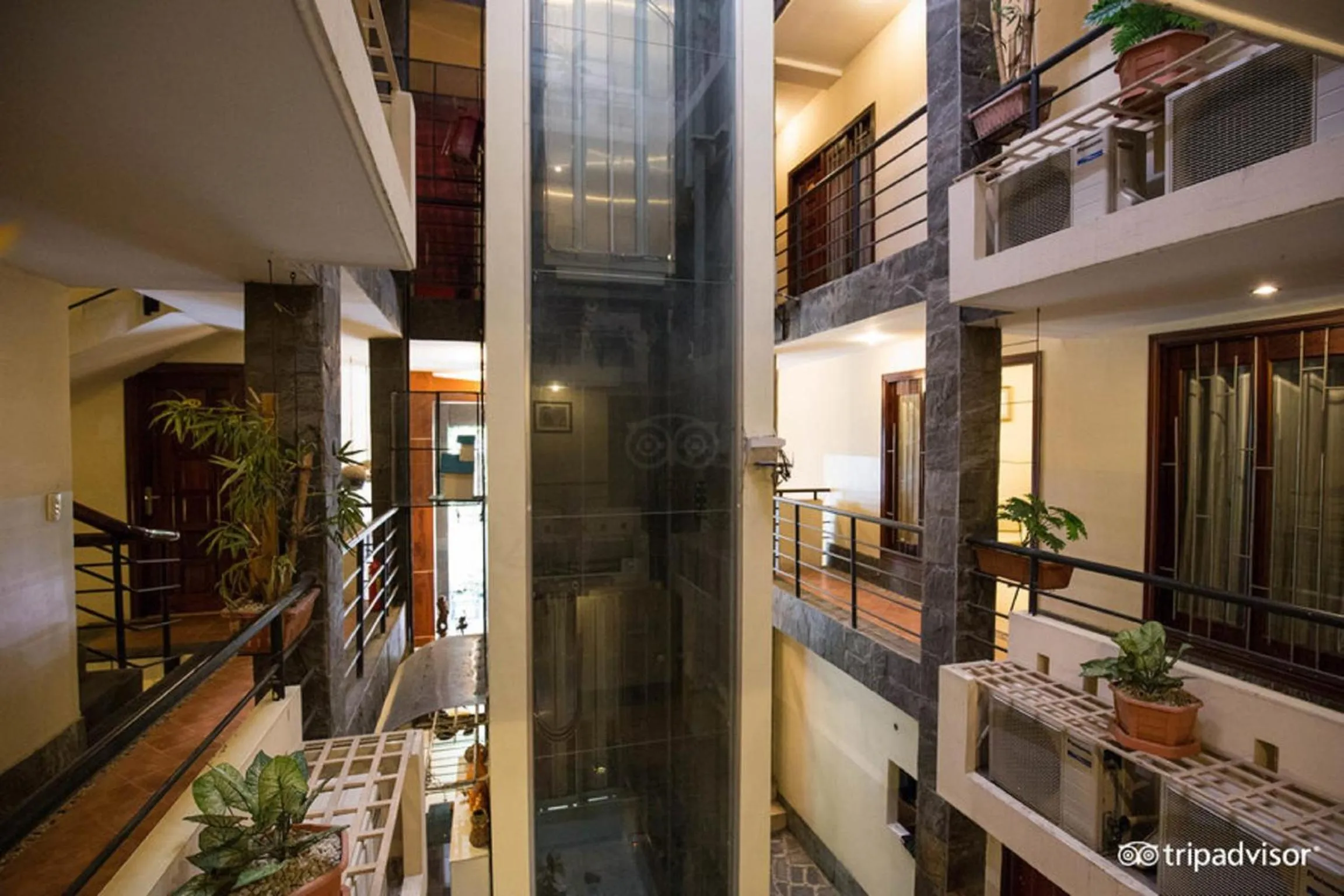 Property building in Khách sạn Minh Châu - Hòa Hưng