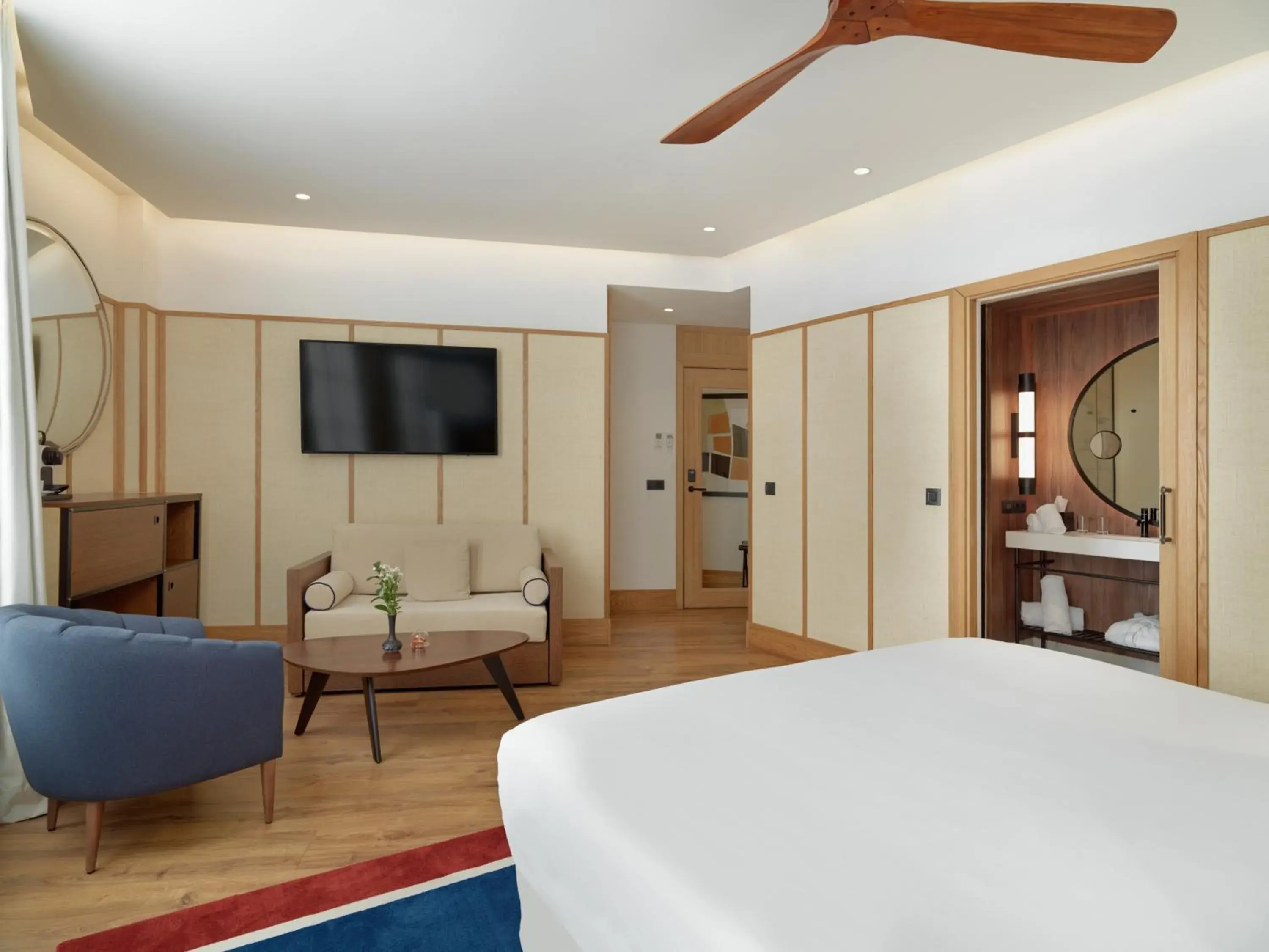 Deluxe Double Room in H10 Madison 4* Sup Deluxe Double Room in H10 Madison 4* Sup