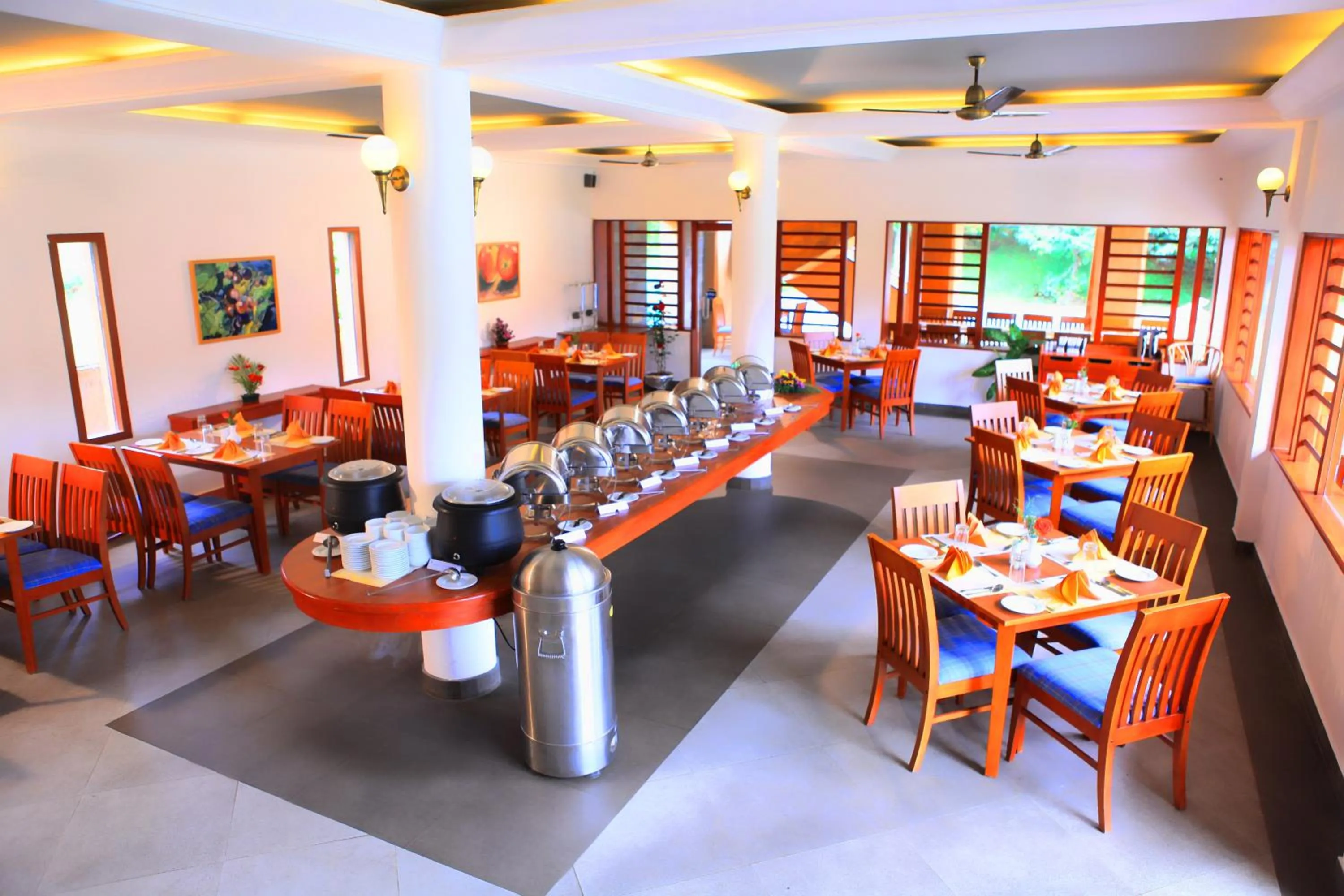 Restaurant/places to eat in Abad Green Forest Thekkady