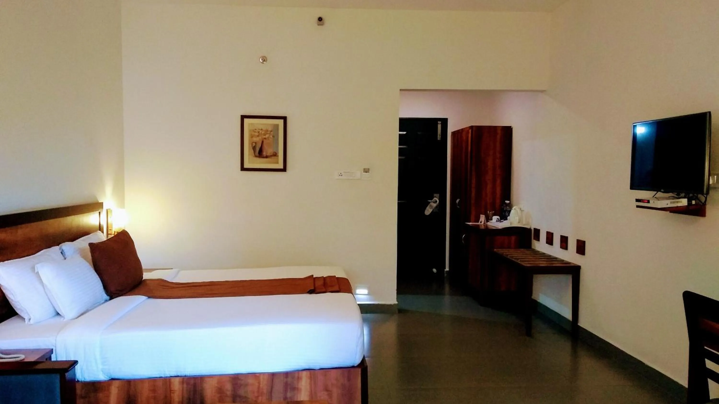 Bed in Abad Green Forest Thekkady