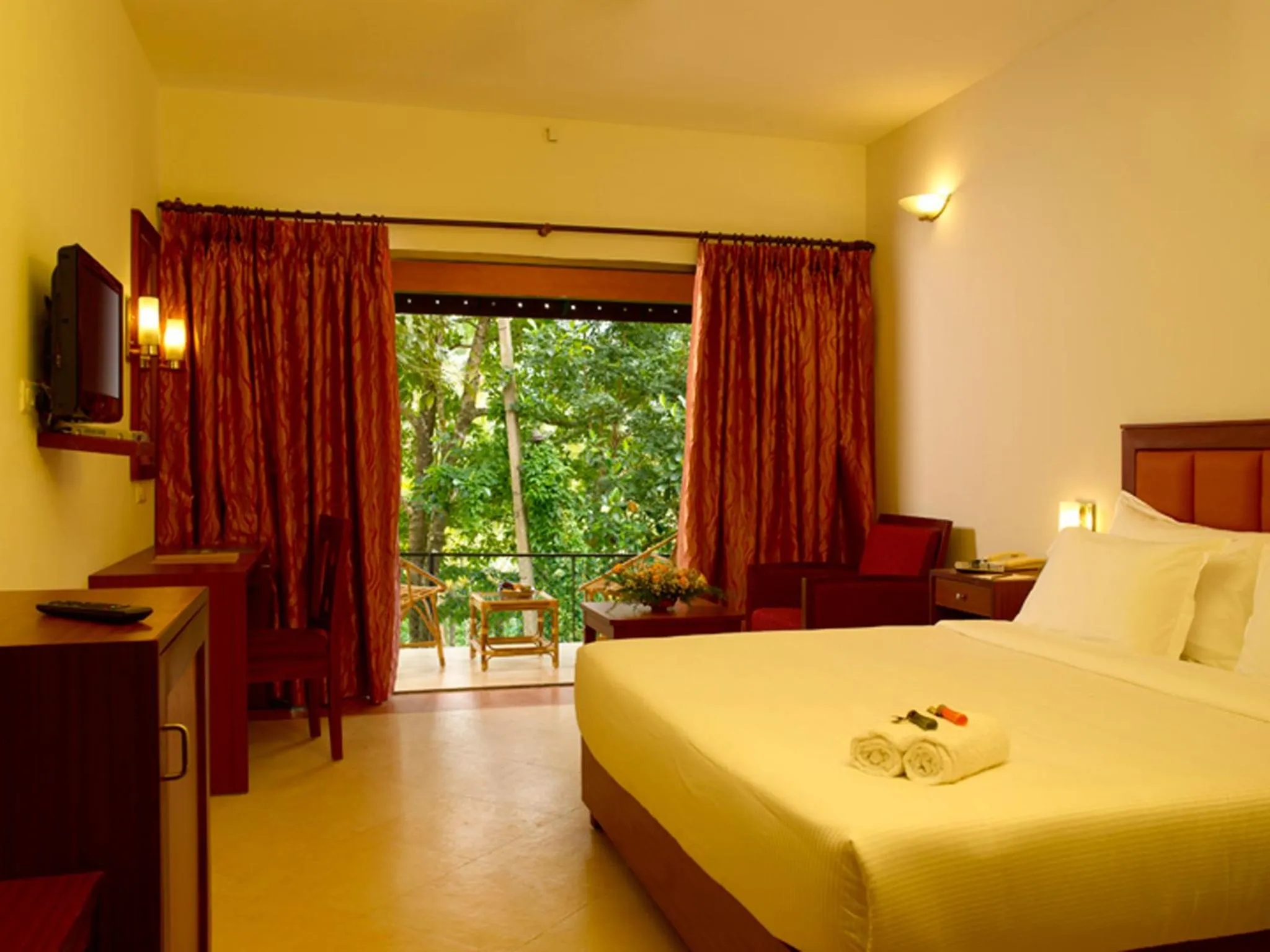 Photo of the whole room, Bed in Abad Green Forest Thekkady