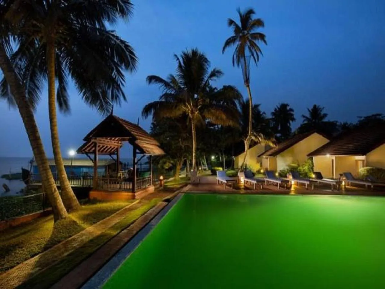 Swimming pool in Abad Whispering Palms