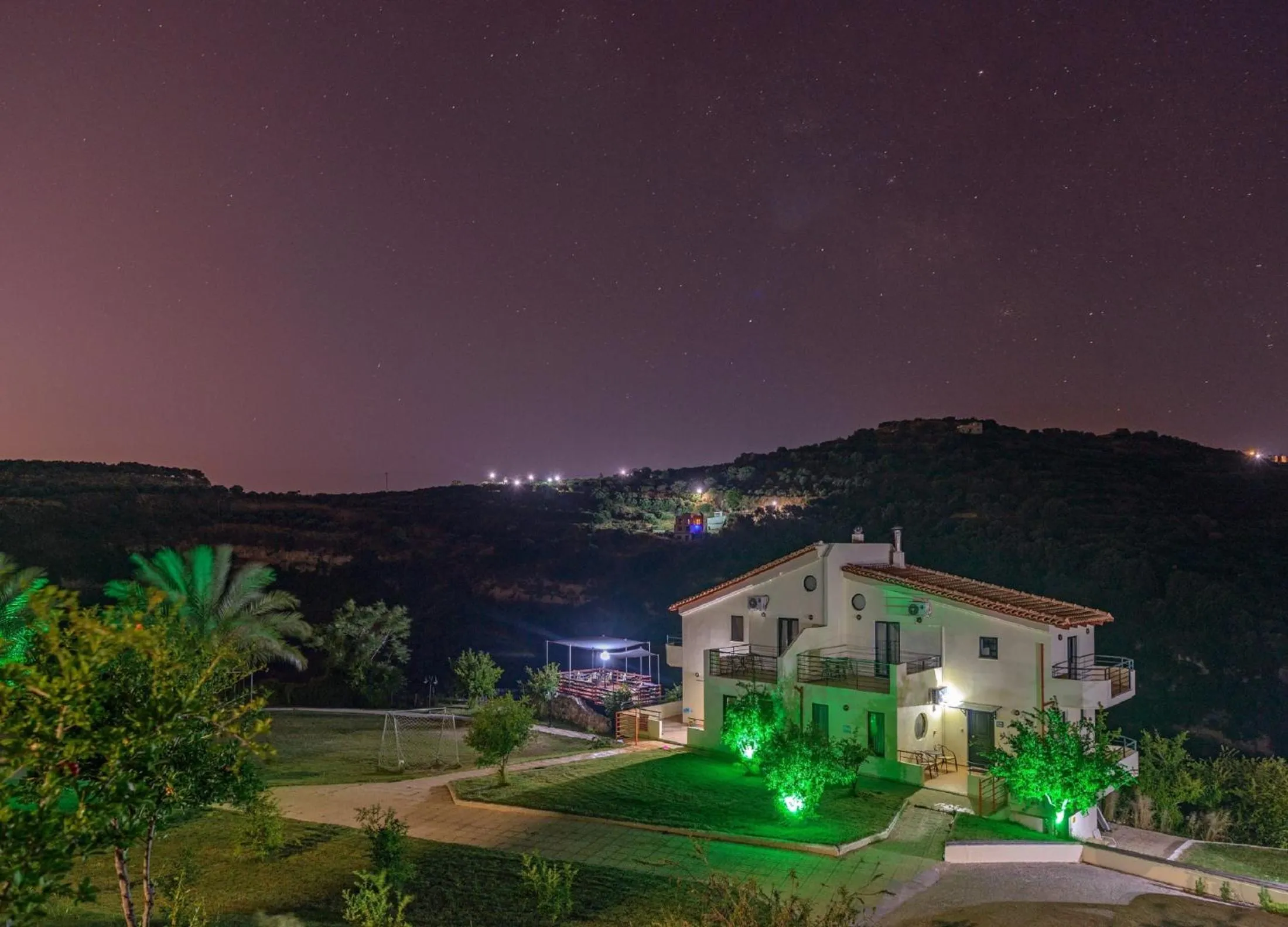 Property building in Estate Kares