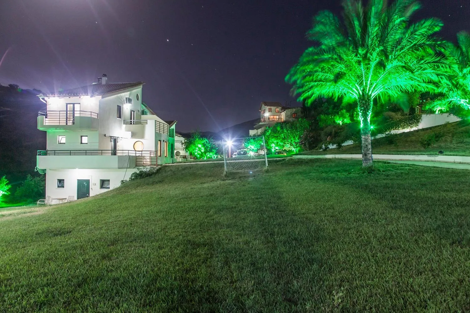 On site in Estate Kares