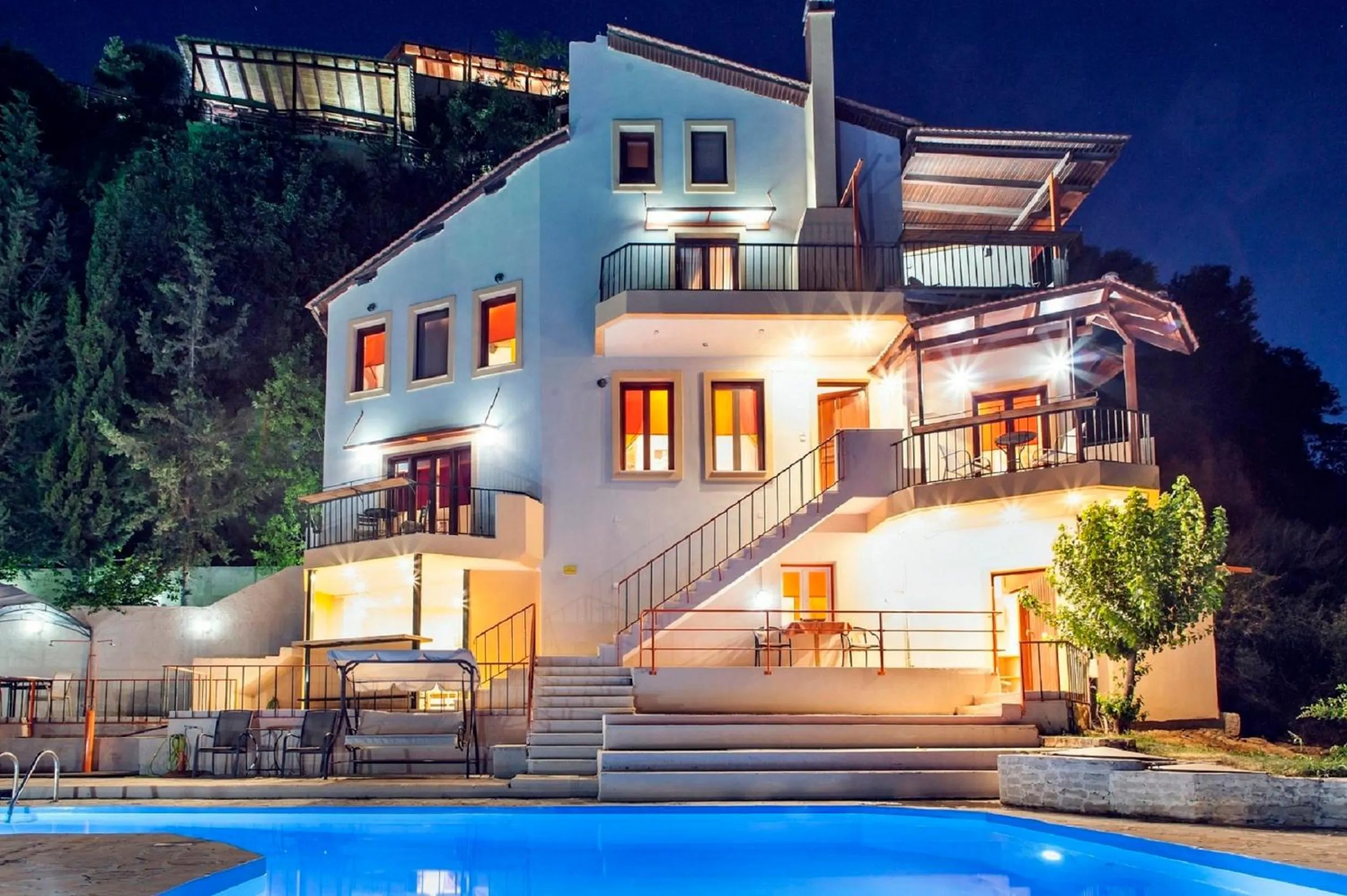 Property building in Estate Kares