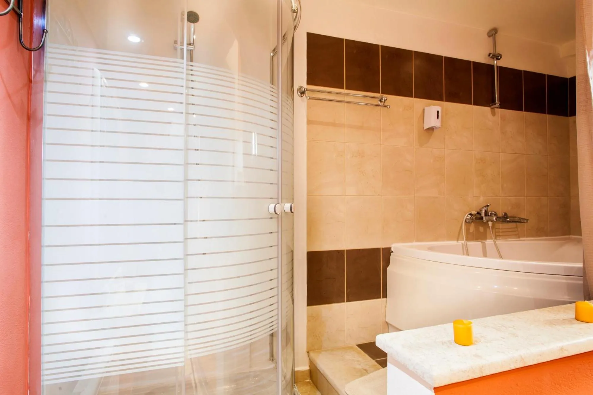 Shower in Estate Kares