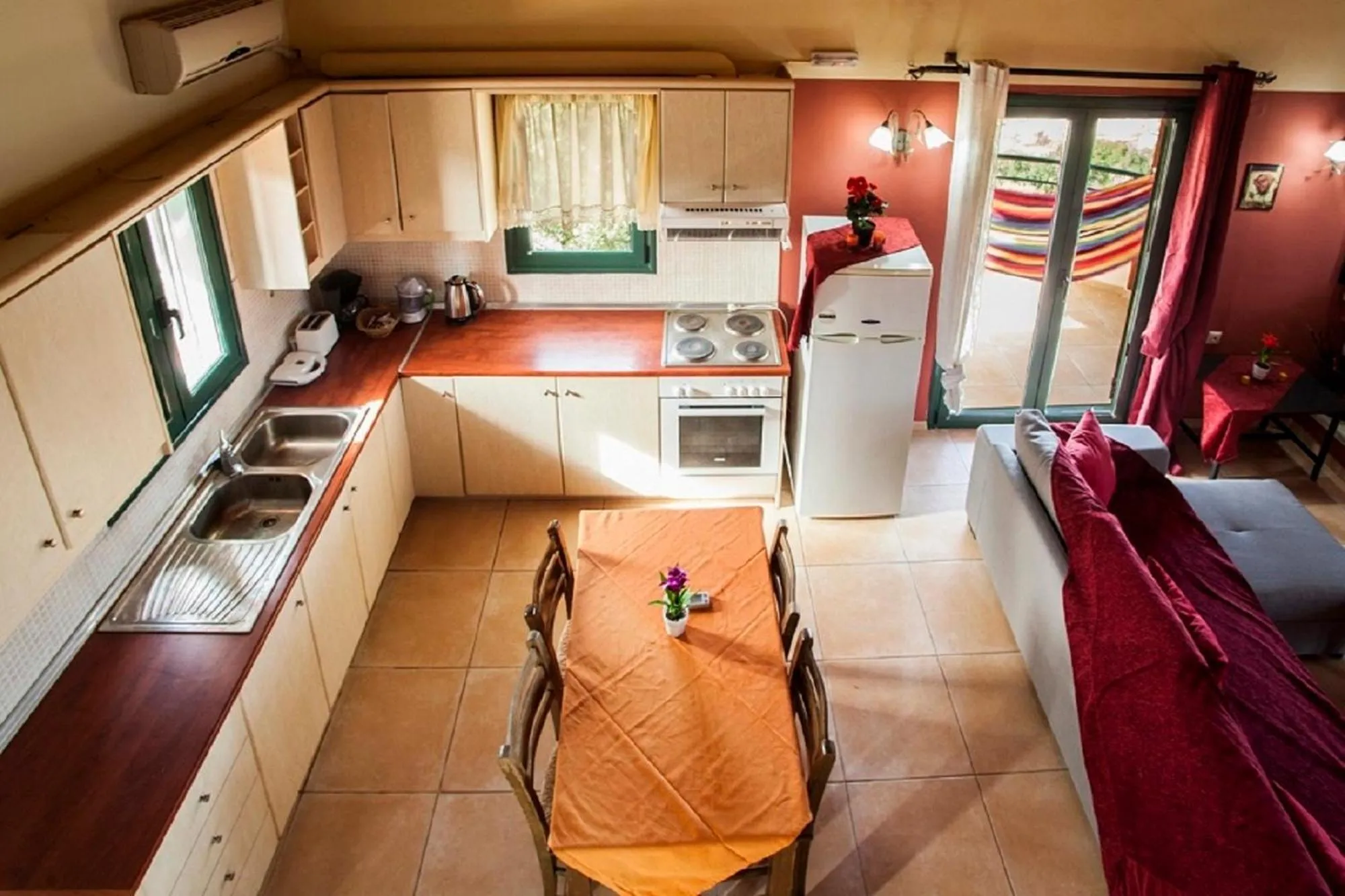 Kitchen or kitchenette in Estate Kares