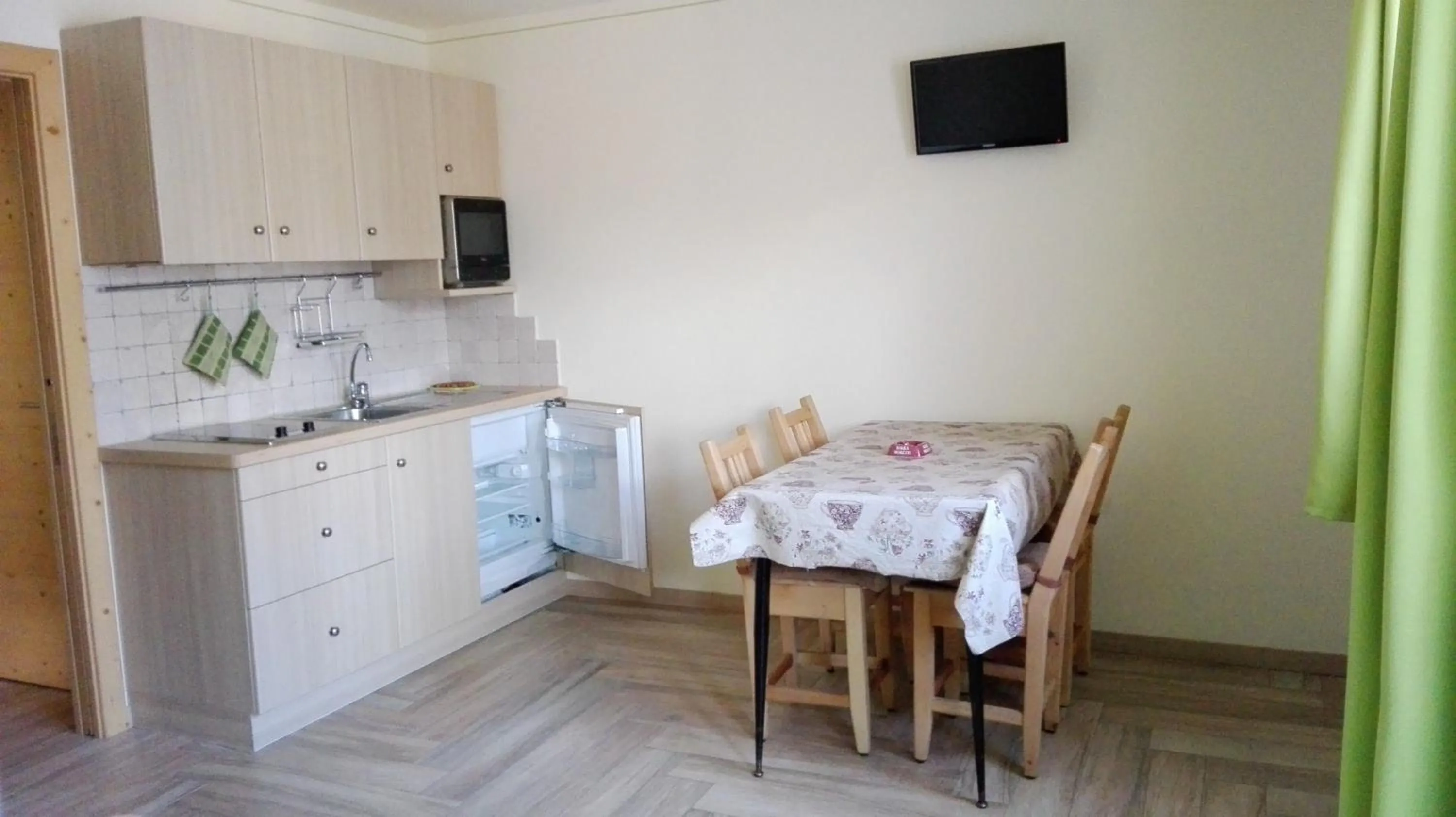 Kitchen or kitchenette in Garni Delia