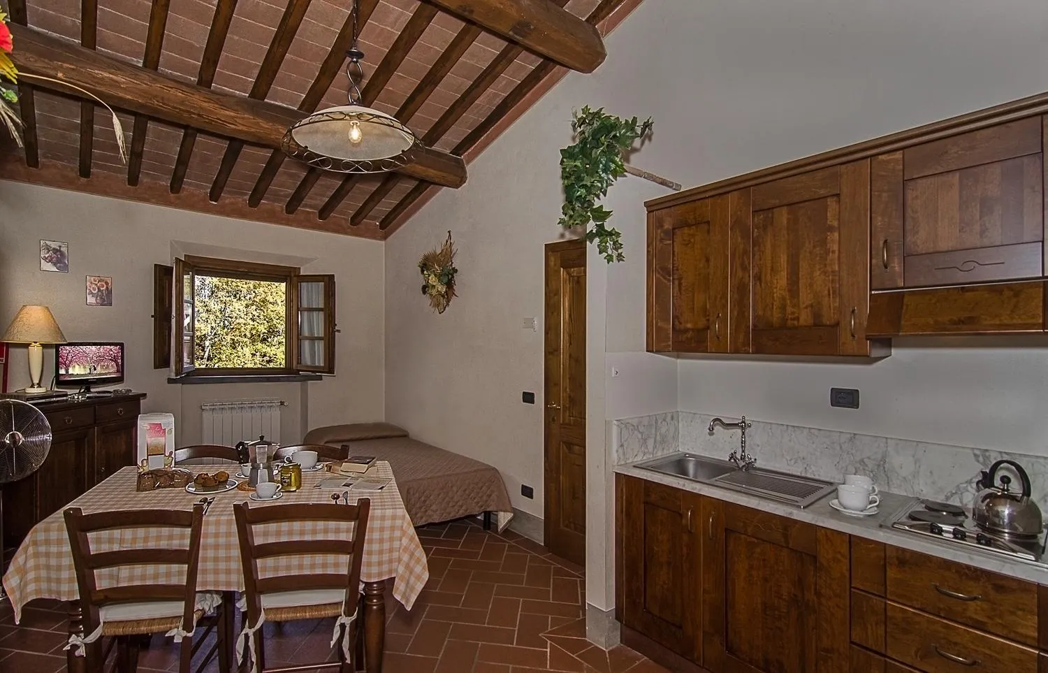 Kitchen or kitchenette in Agriturismo Valliferone