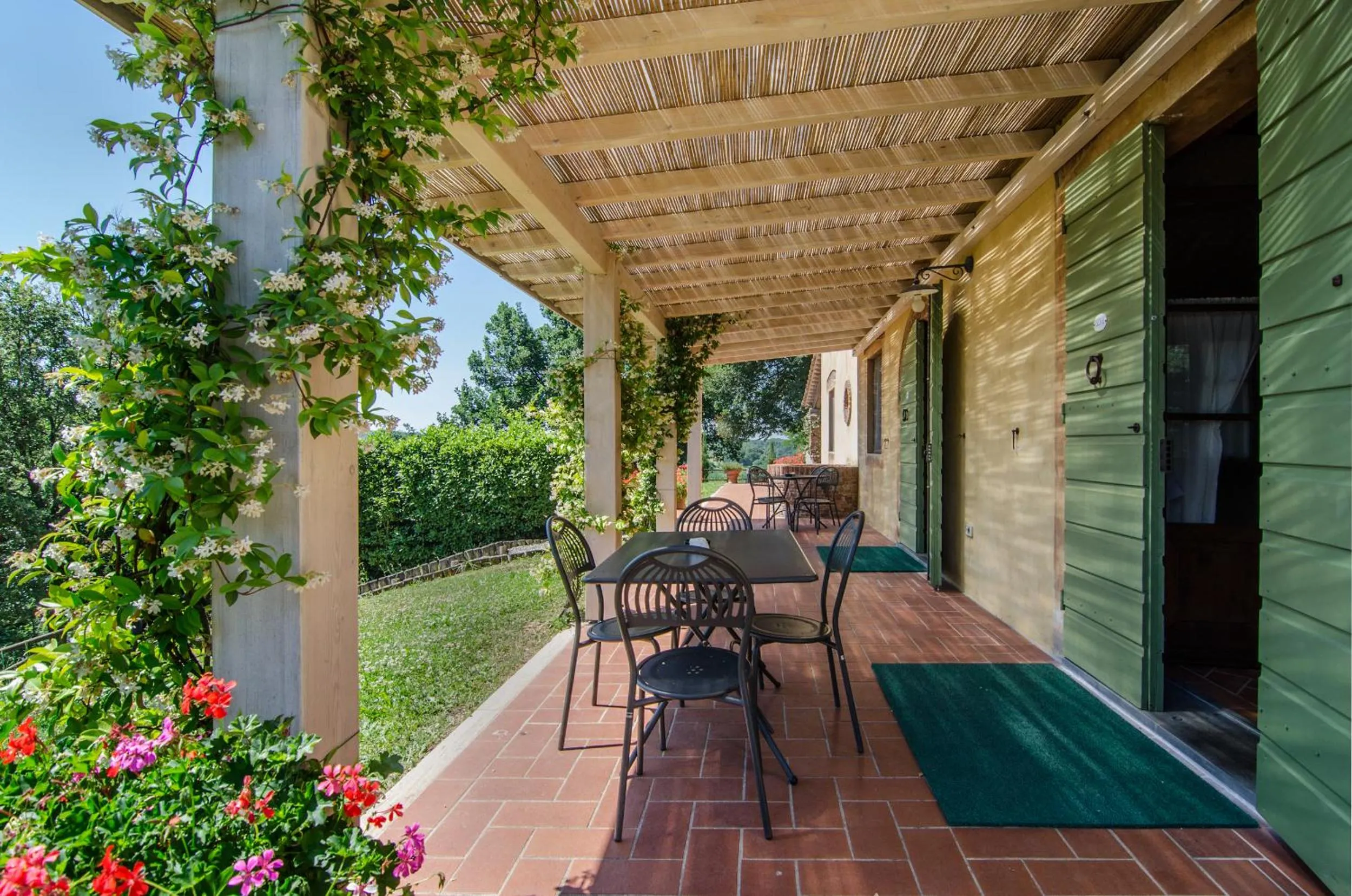 Patio in Agriturismo Valliferone