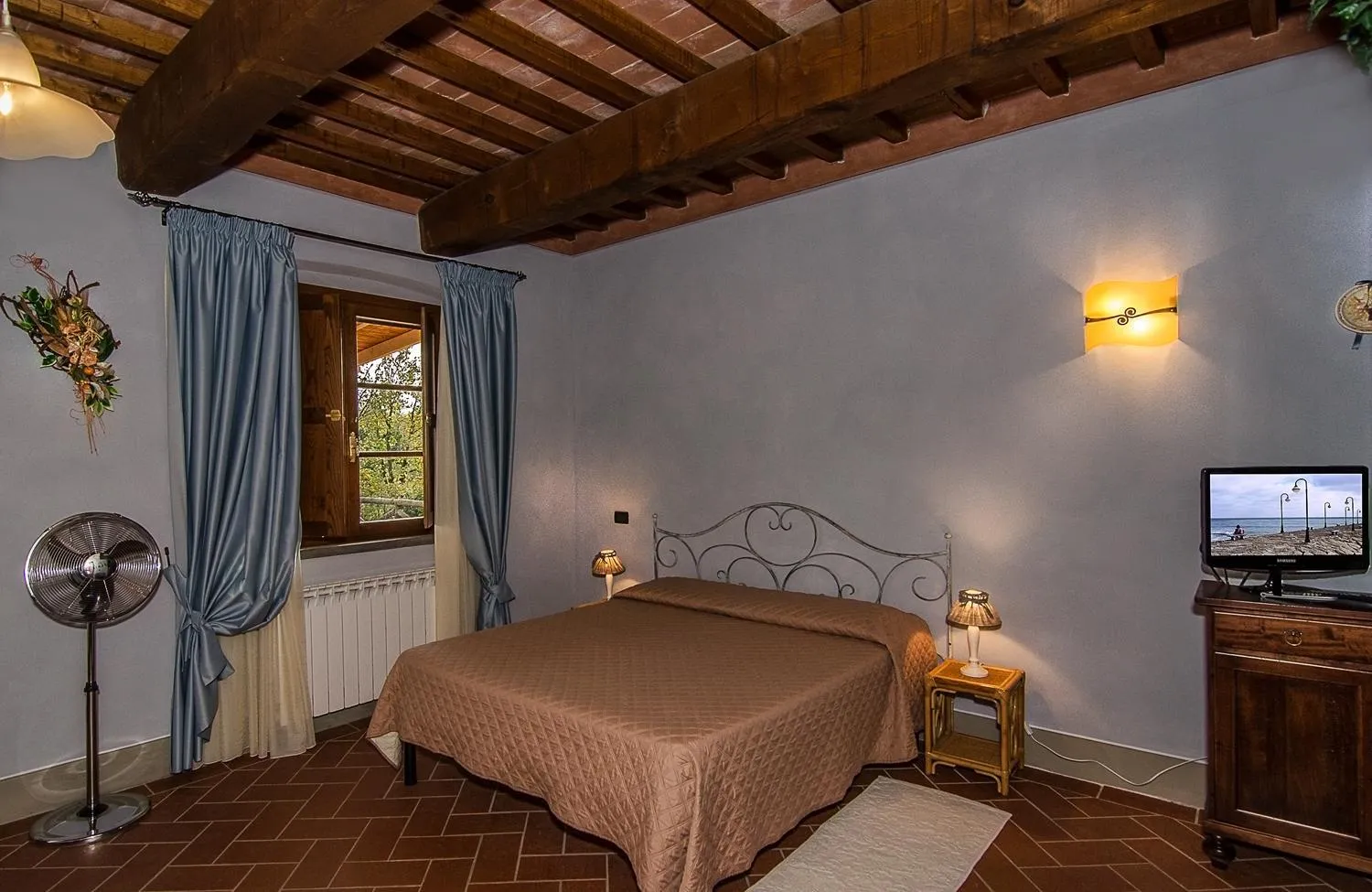 Bed in Agriturismo Valliferone