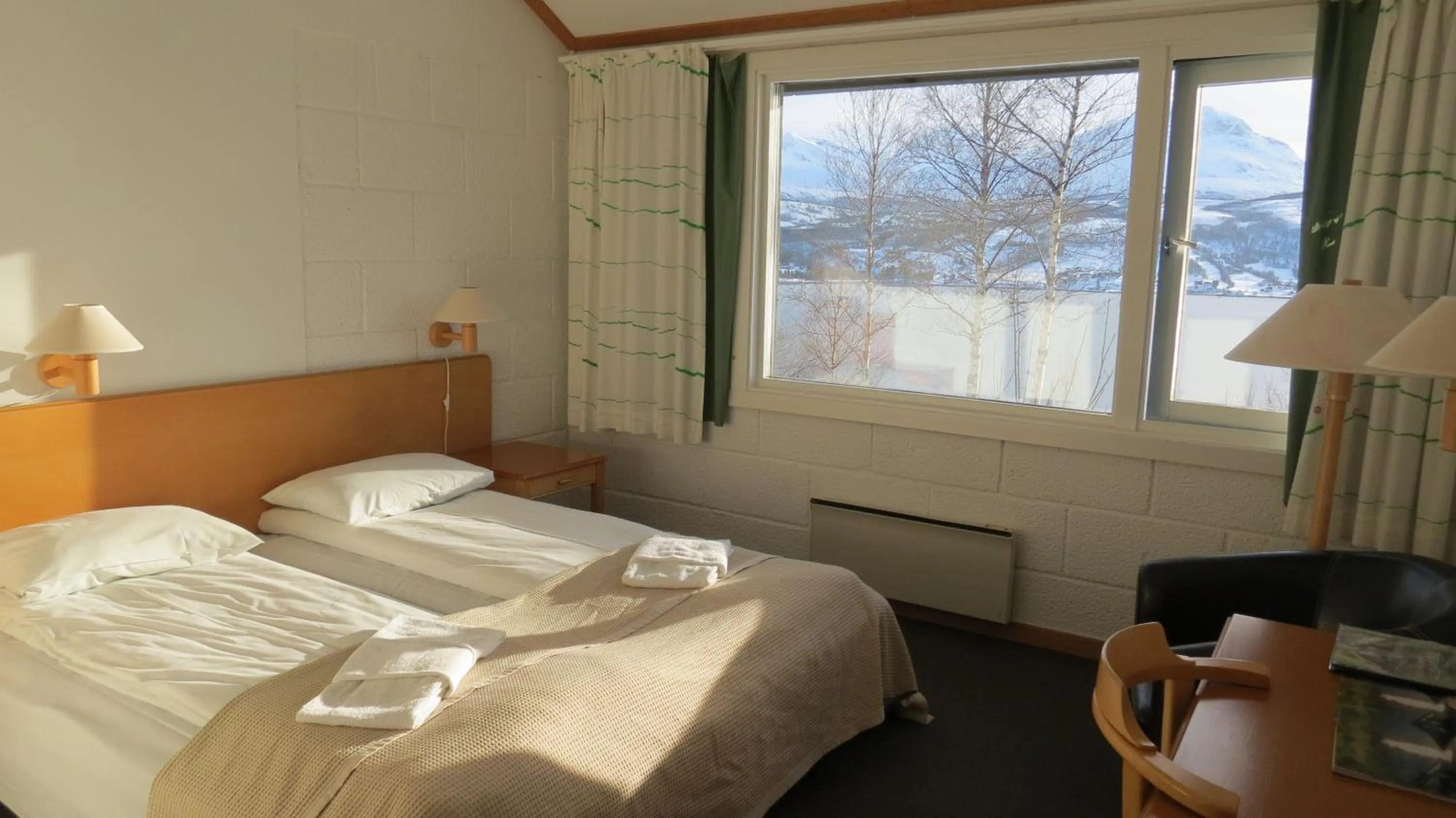 Double Room with Sea View in Fjellkysten