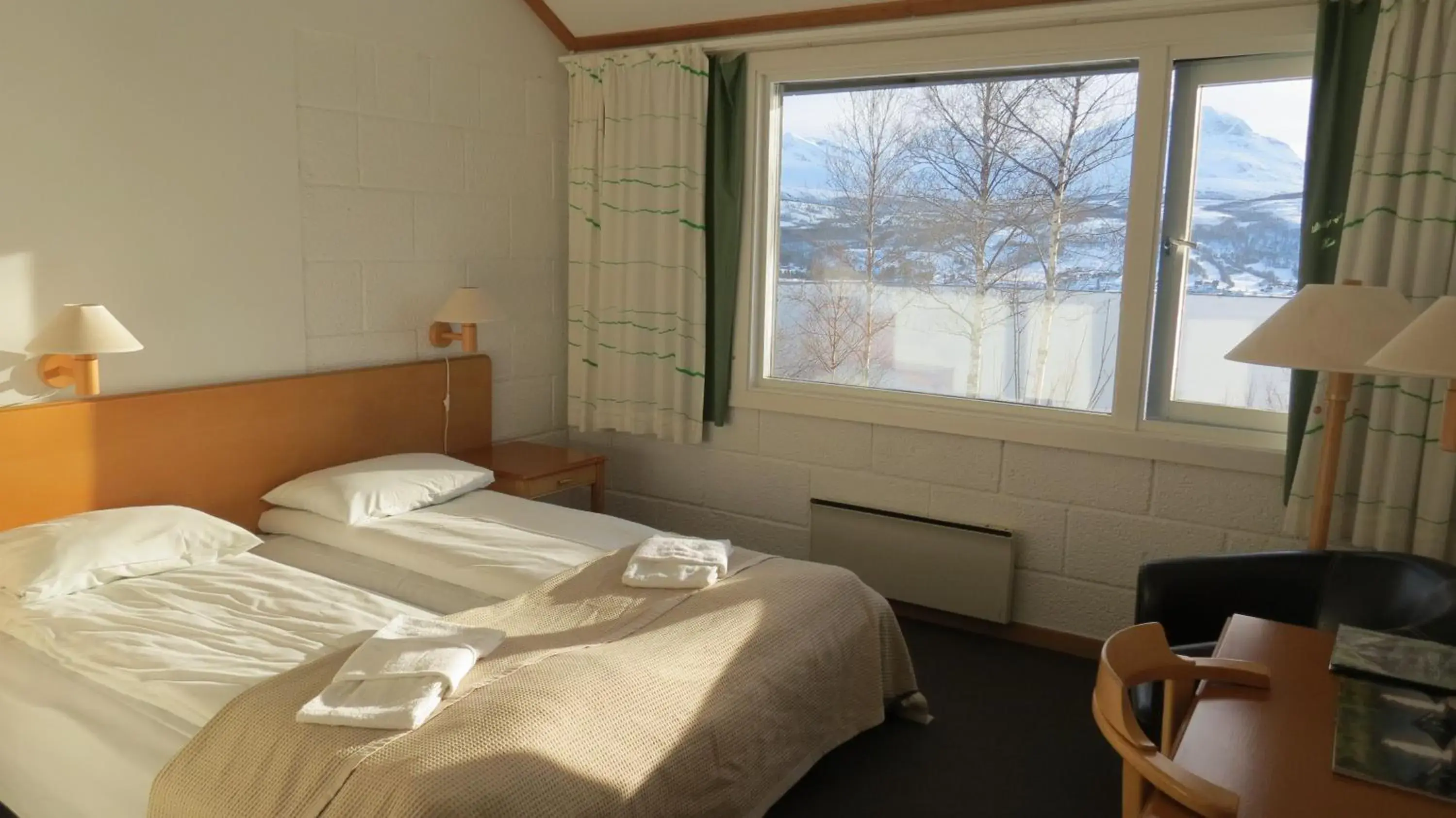 Double Room with Sea View in Fjellkysten Double Room with Sea View in Fjellkysten