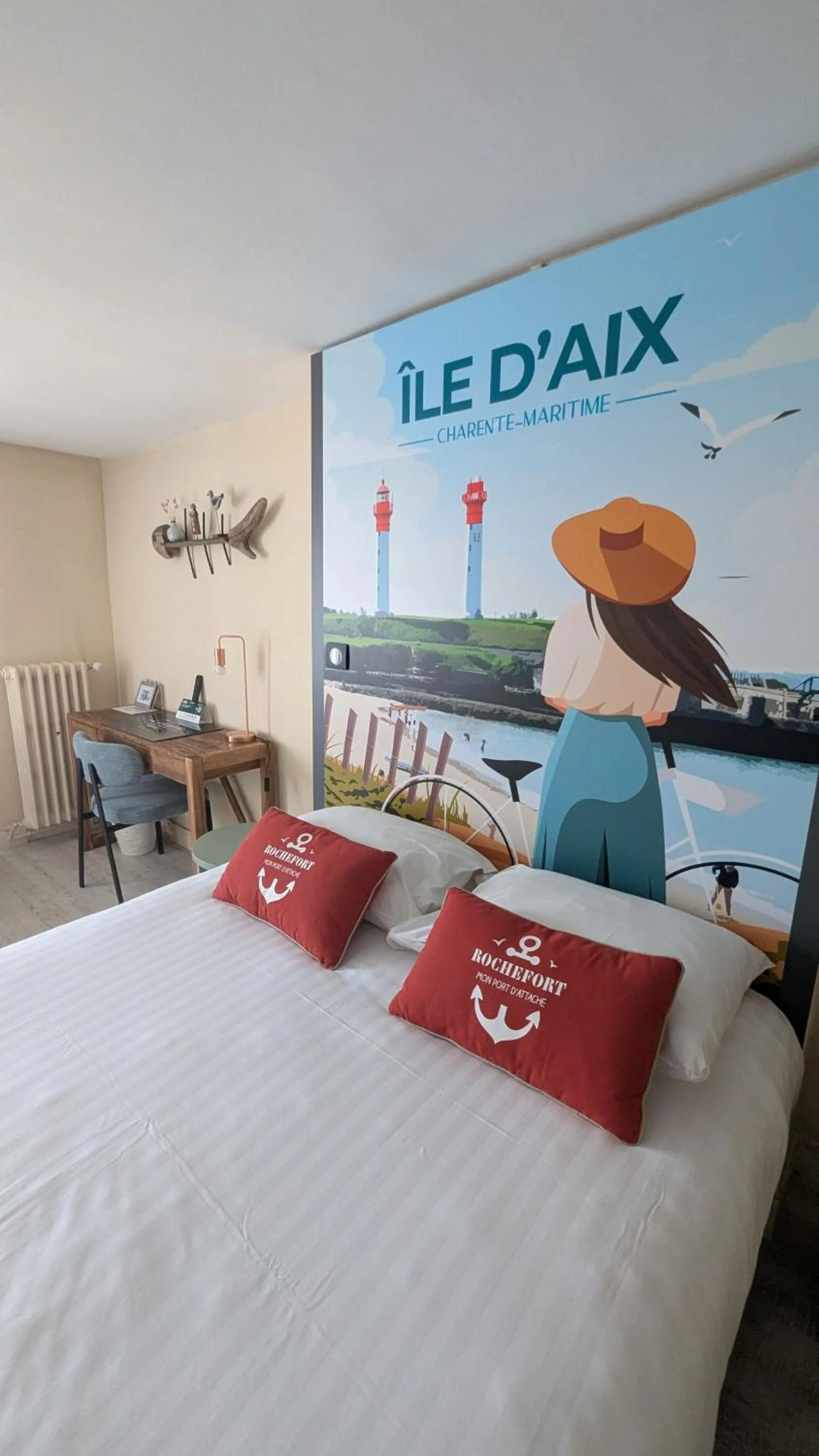 Bed in Logis Hôtel Lafayette Rochefort France