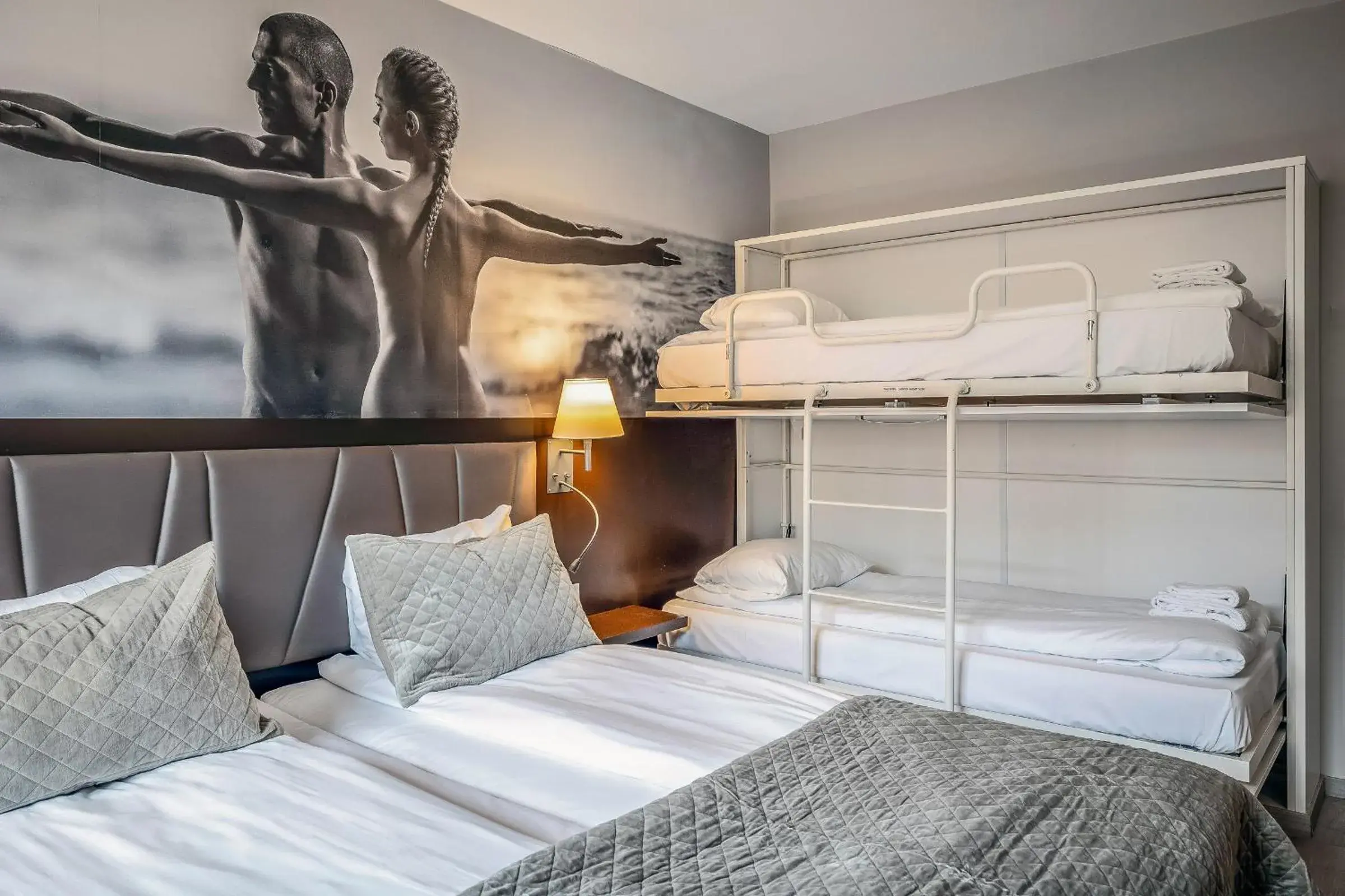 Family Room in Quality Hotel Waterfront Family Room in Quality Hotel Waterfront