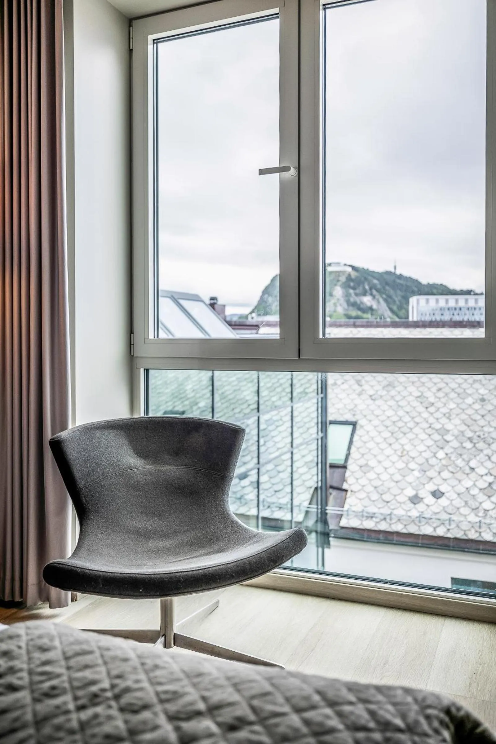 Mountain view in Quality Hotel Waterfront