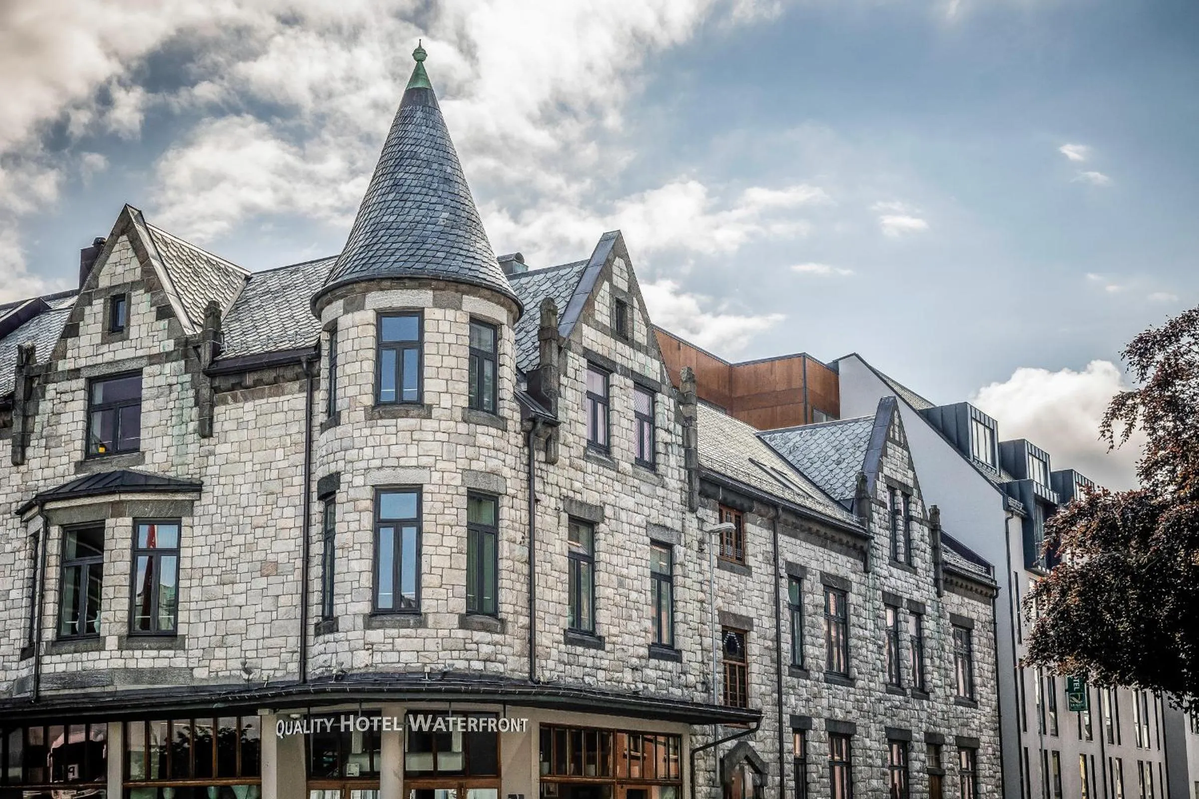 Property building in Quality Hotel Waterfront