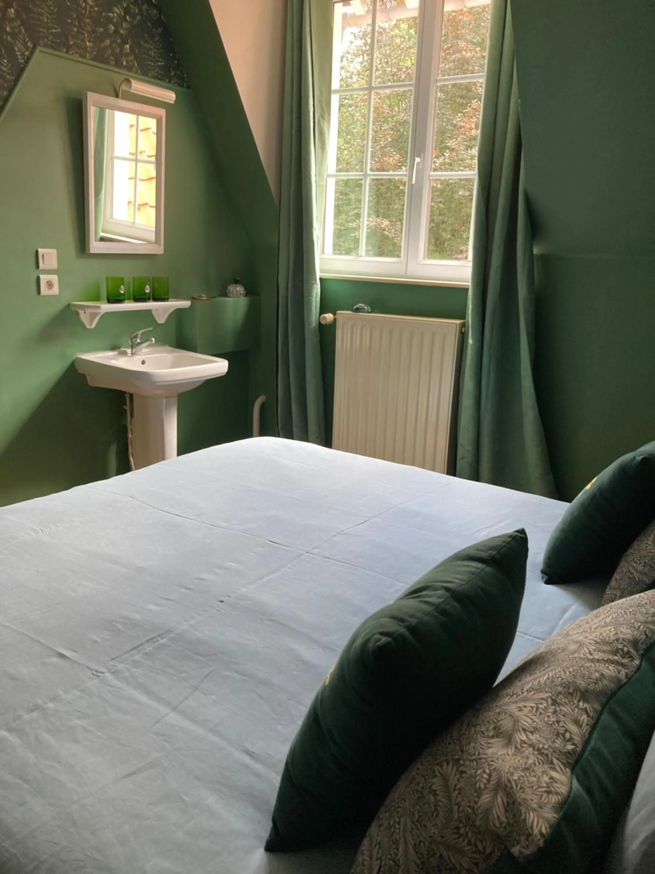 Bed in Le Pigeonnier, maison d'hôtes et Spa
