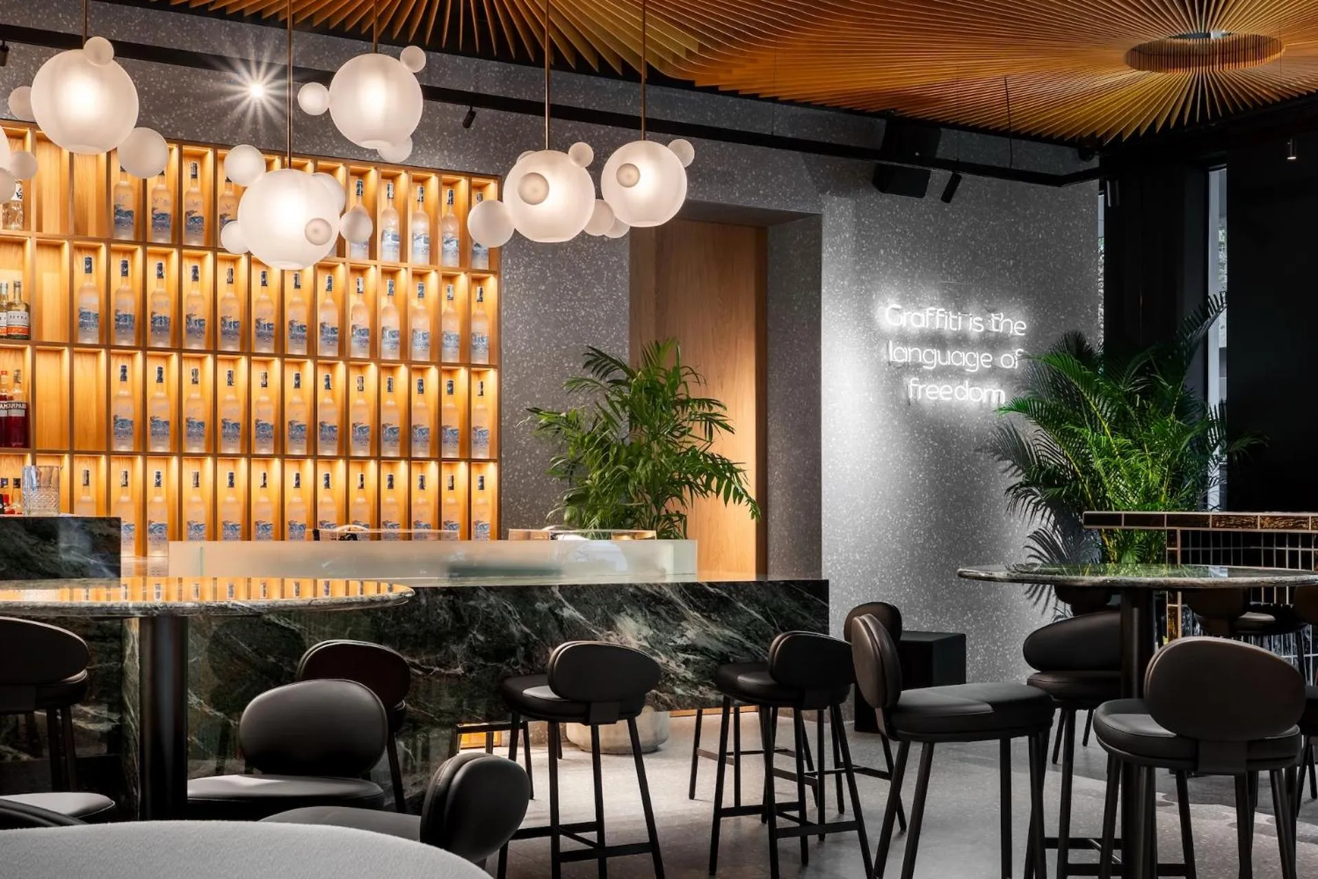 Restaurant/places to eat in Graffit Gallery Design Hotel