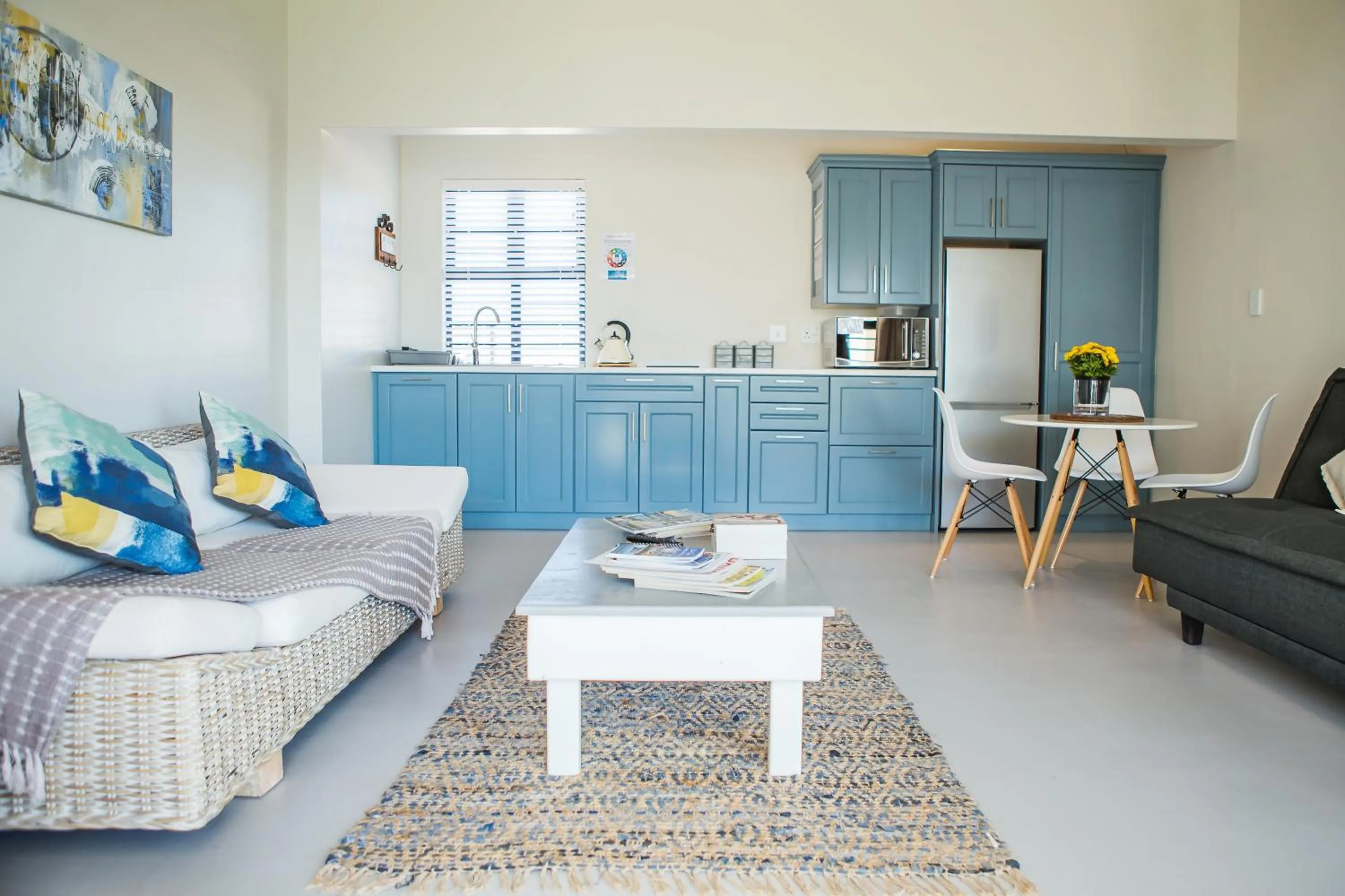 Kitchen or kitchenette in Three Feathers Cottages