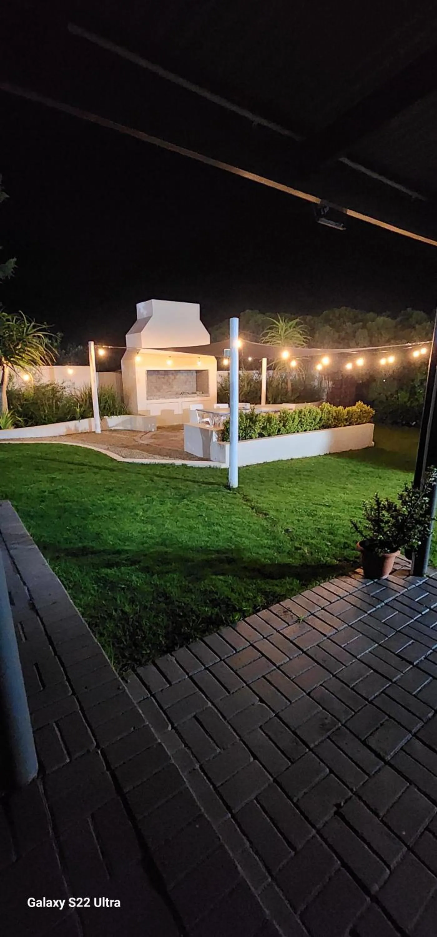 Night in Three Feathers Cottages