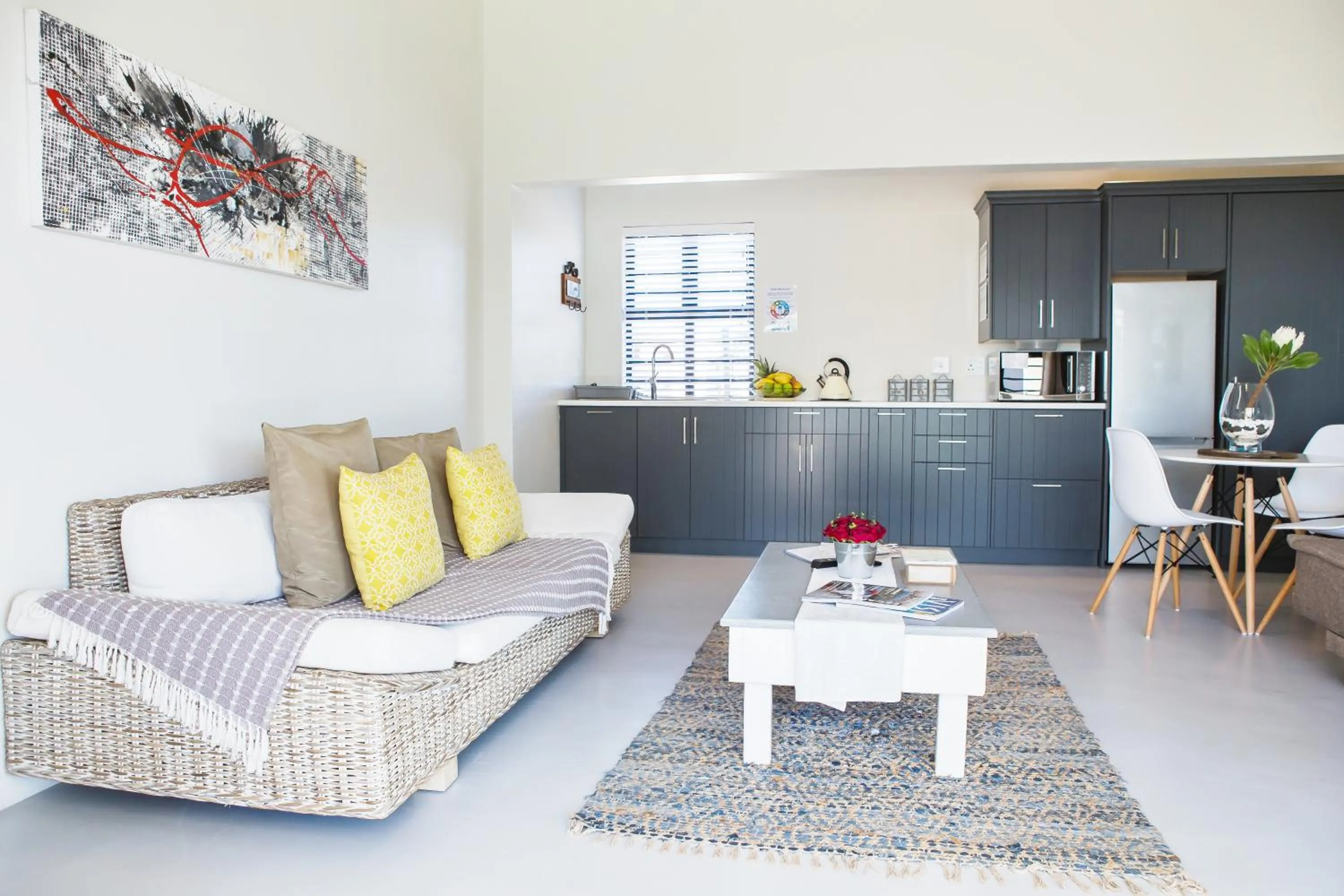 Kitchen or kitchenette in Three Feathers Cottages