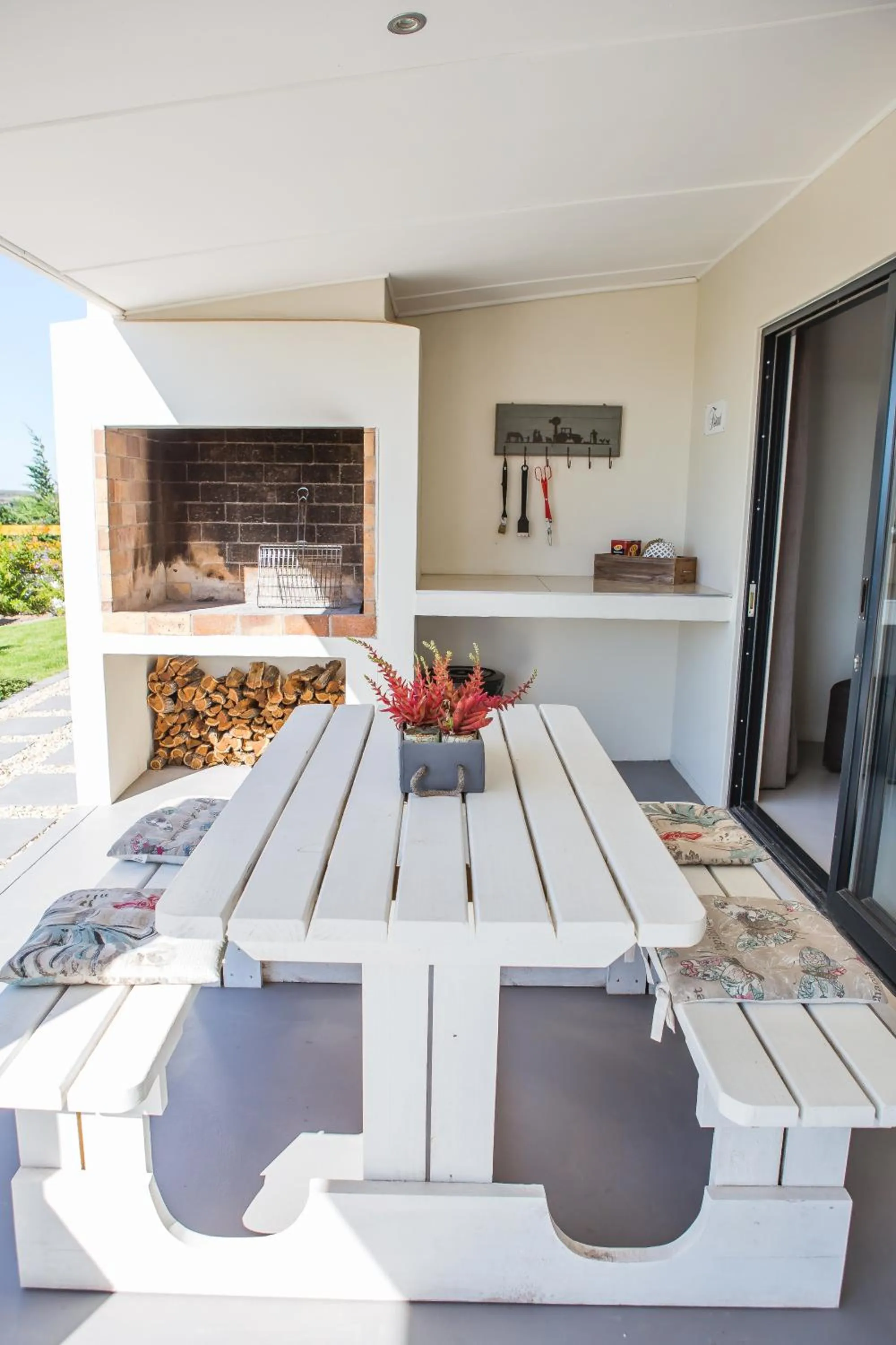 BBQ facilities in Three Feathers Cottages