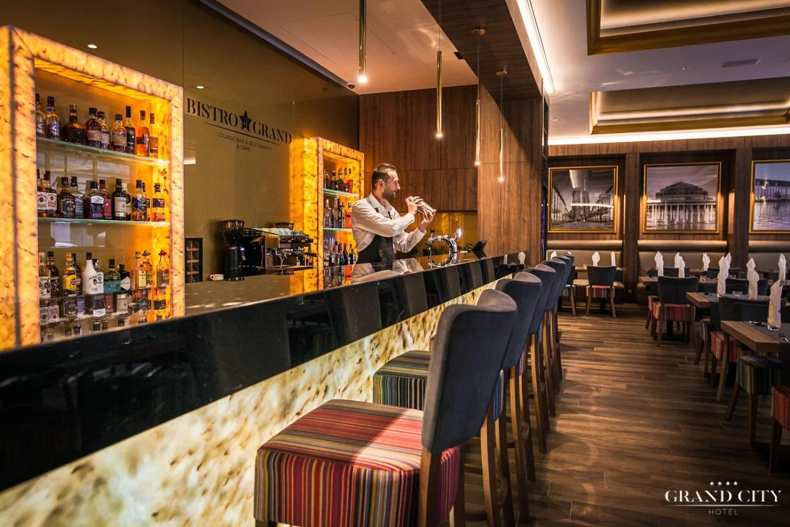 Restaurant/places to eat in Hotel Grand City Wrocław