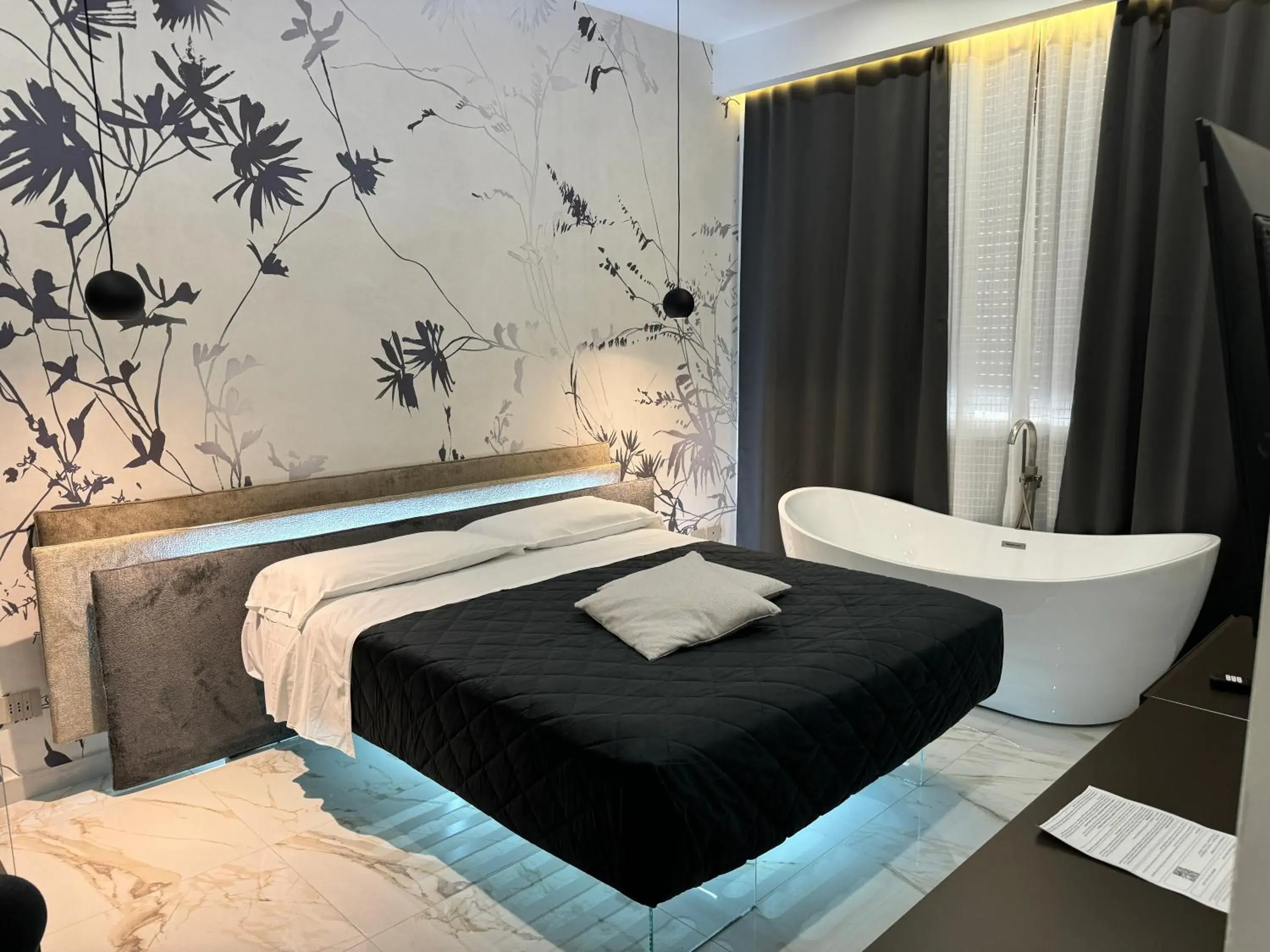 Deluxe Suite with Spa Bath in Relais Stibbert Florence Deluxe Suite with Spa Bath in Relais Stibbert Florence