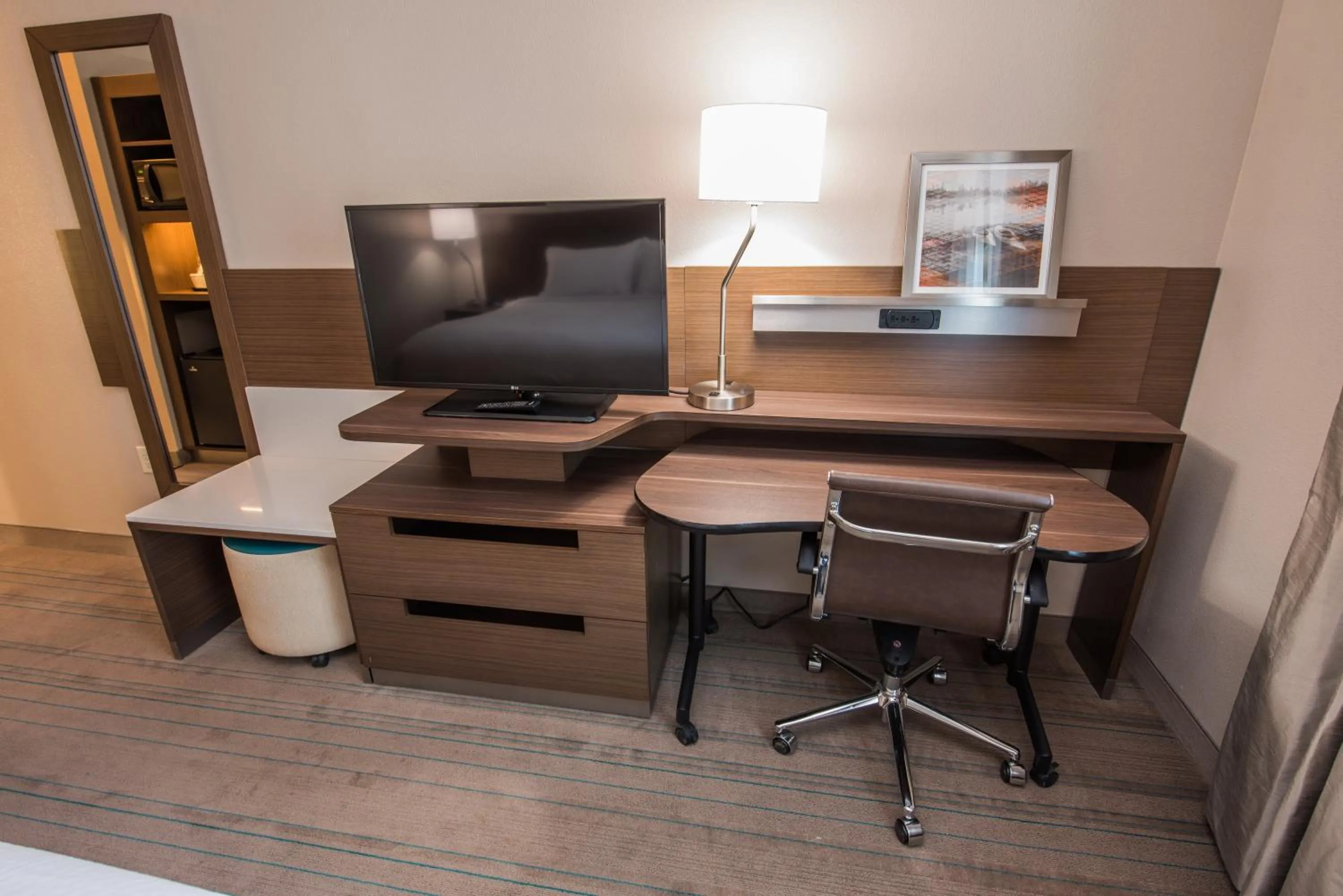 TV and multimedia in Fairfield Inn & Suites by Marriott Huntsville