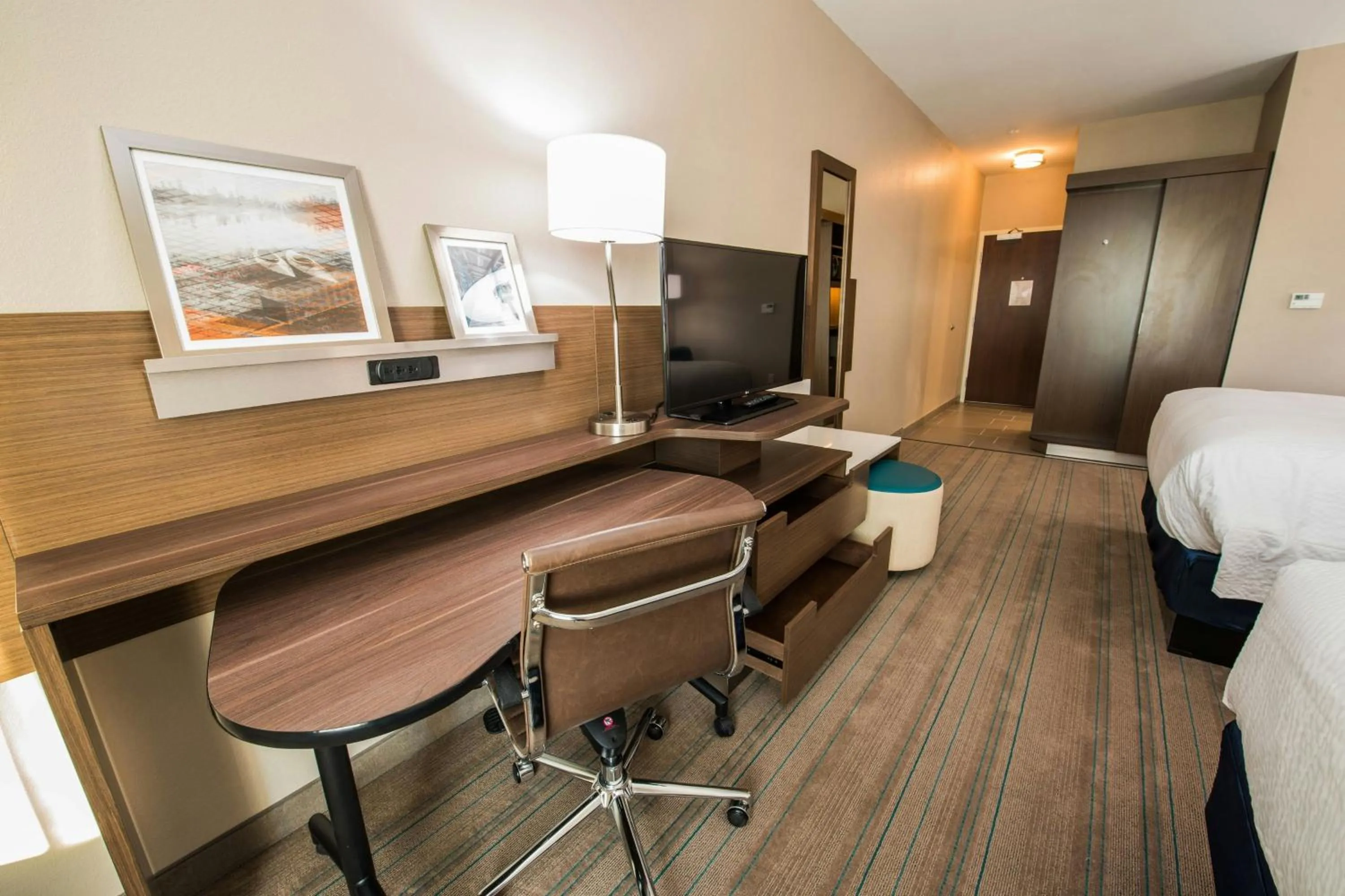 Photo of the whole room, Bed in Fairfield Inn & Suites by Marriott Huntsville