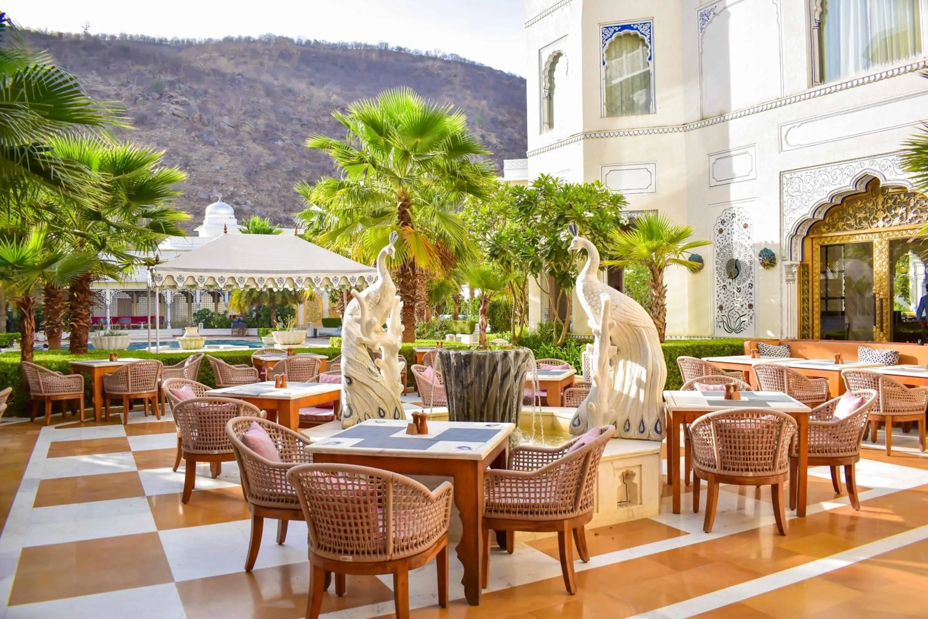 Restaurant/places to eat in The Leela Palace Jaipur