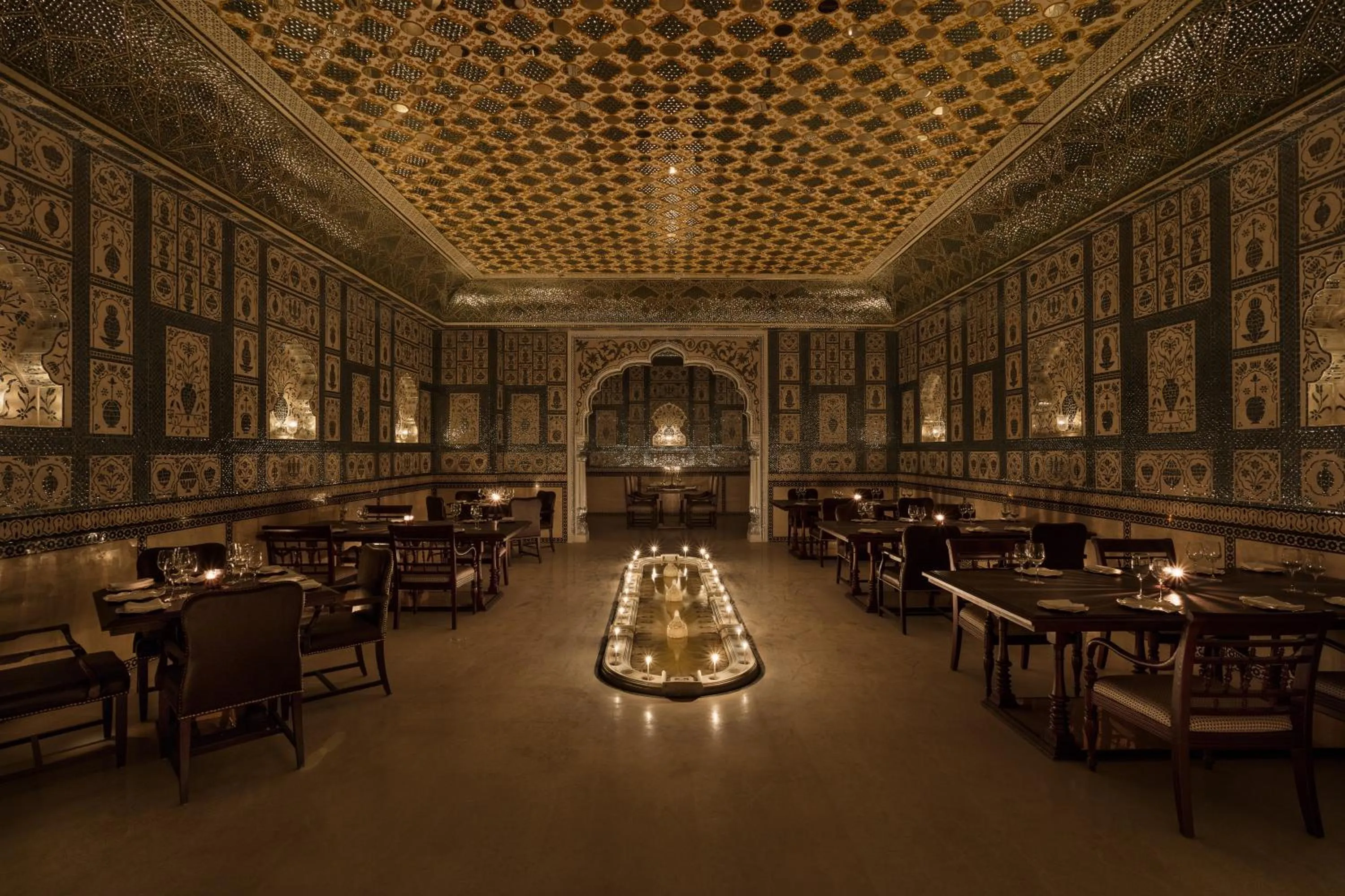Restaurant/places to eat in The Leela Palace Jaipur