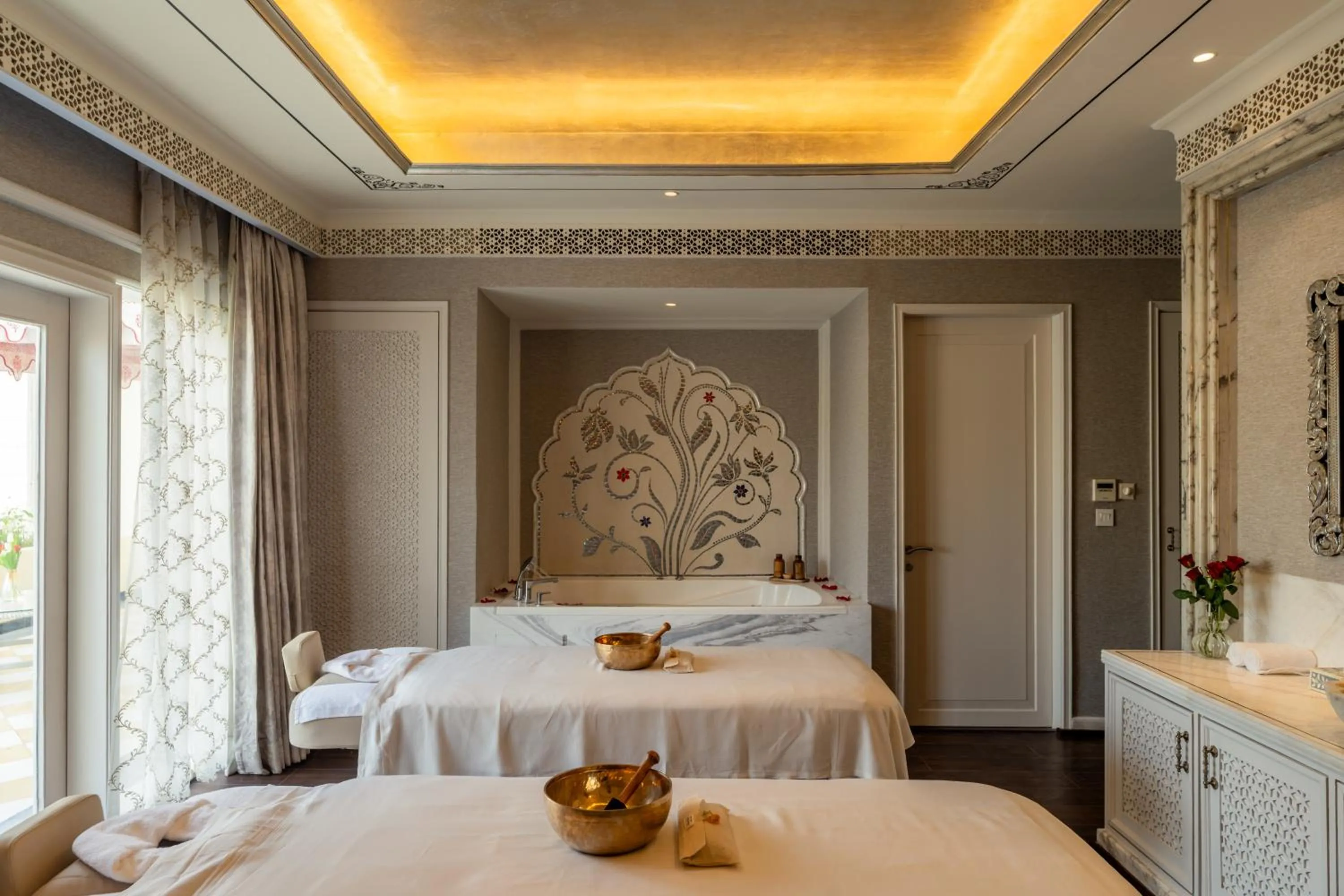 Spa and wellness centre/facilities, Bed in The Leela Palace Jaipur
