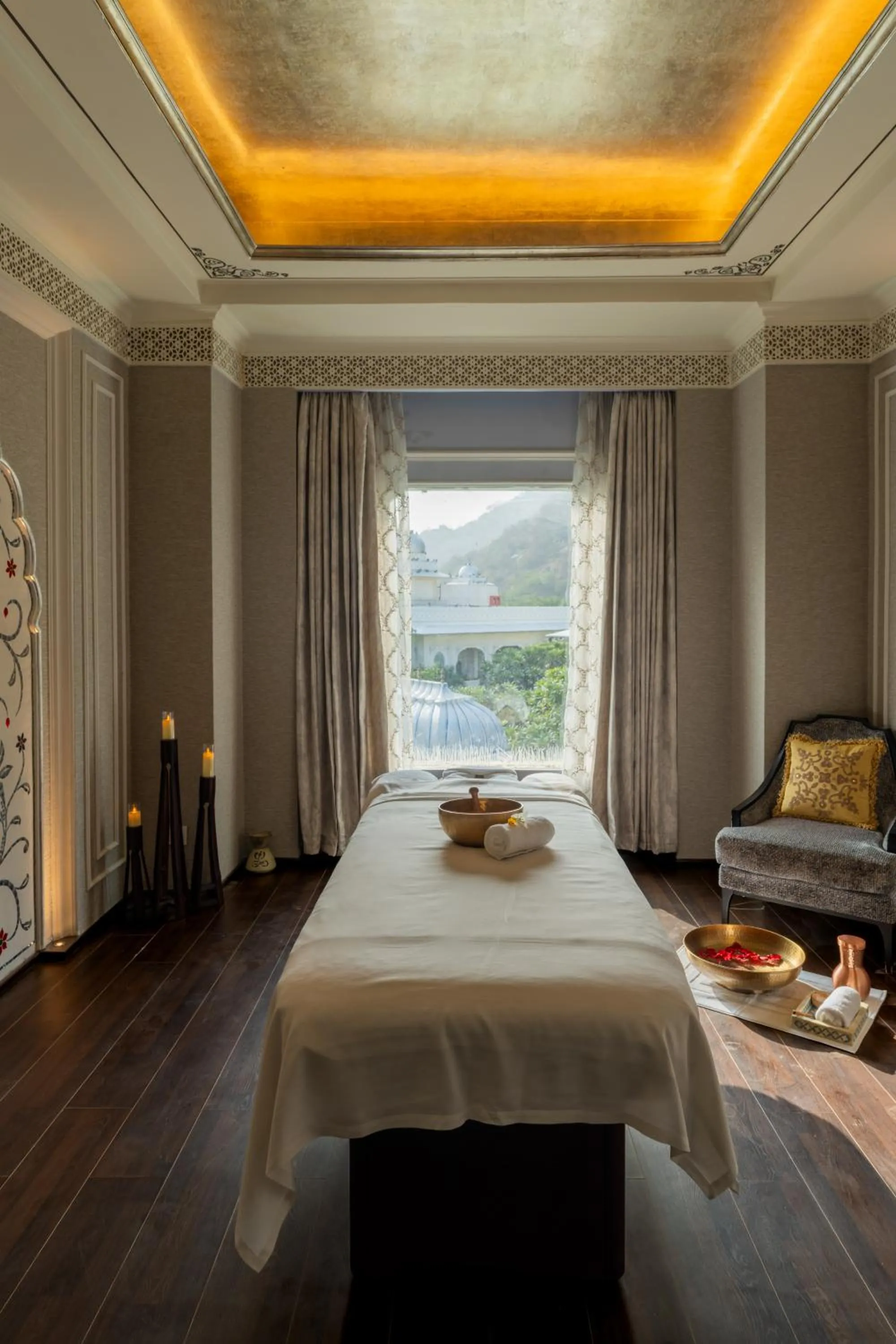 Spa and wellness centre/facilities, Bed in The Leela Palace Jaipur