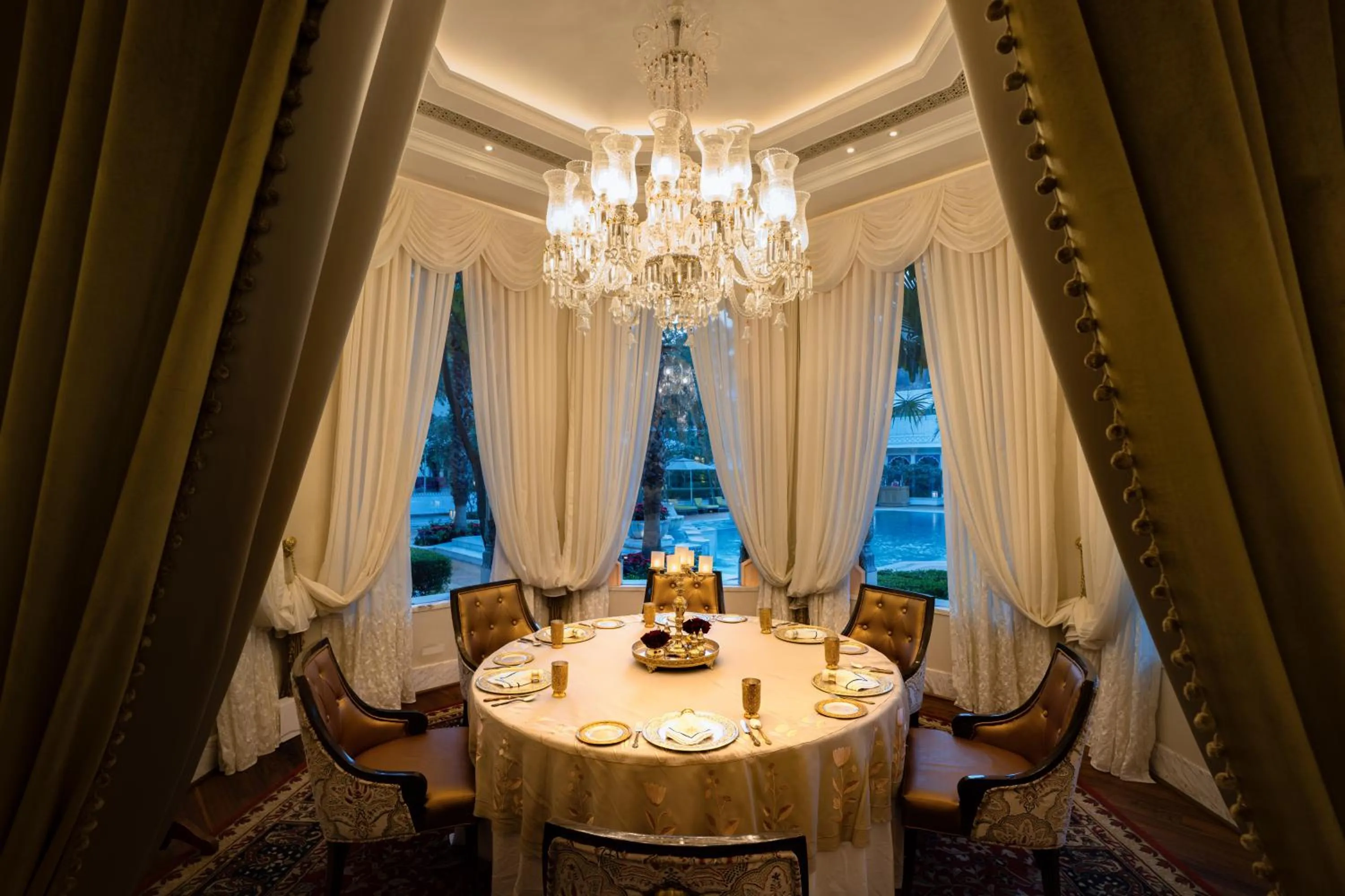 Restaurant/places to eat in The Leela Palace Jaipur