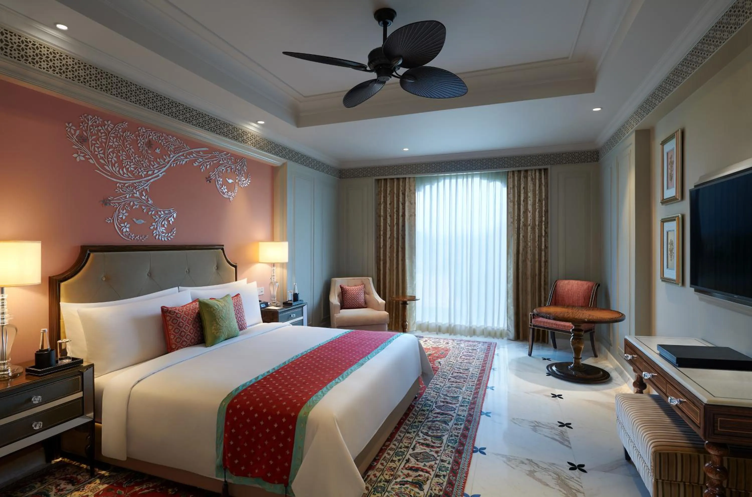 Bed in The Leela Palace Jaipur