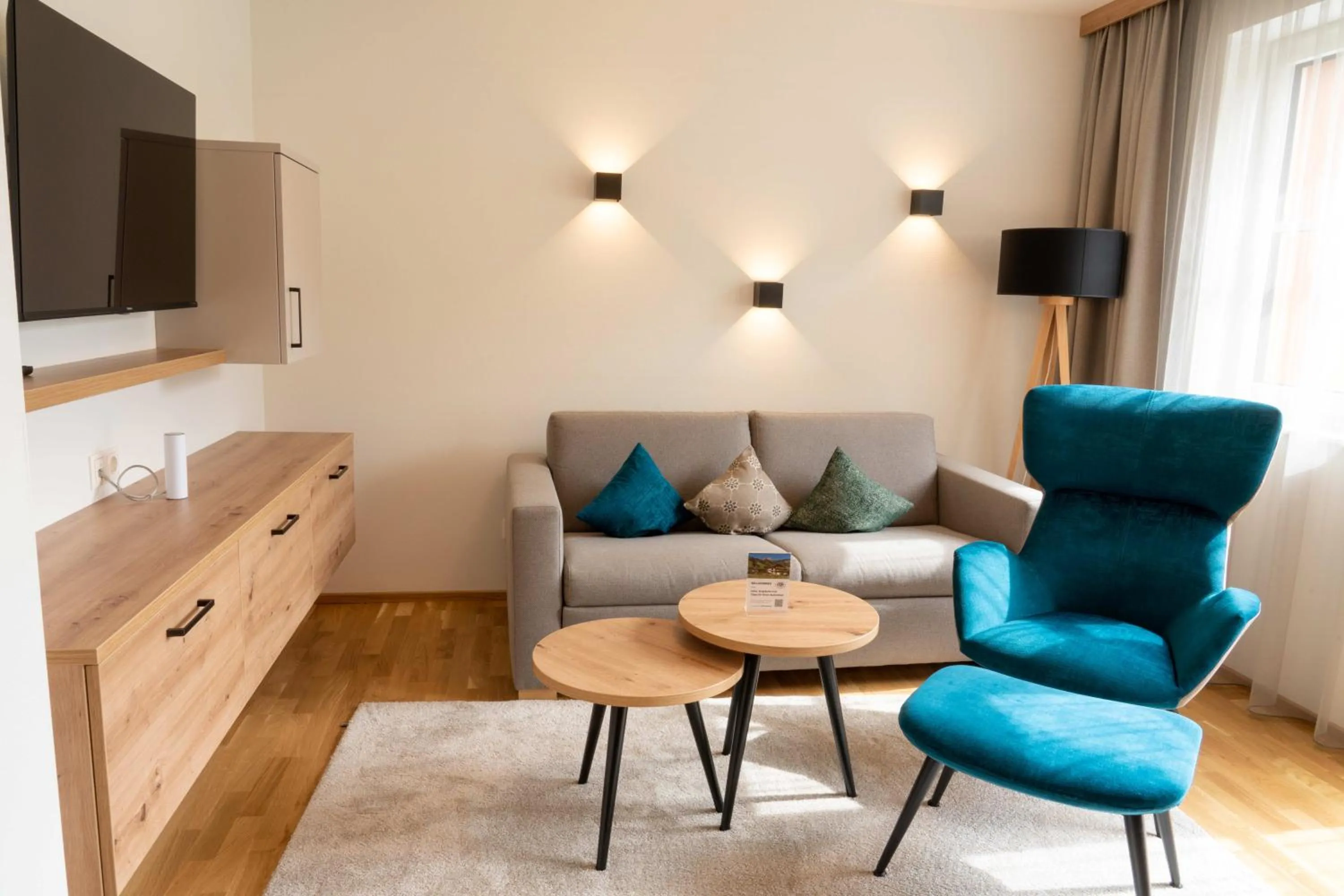 TV and multimedia, Seating Area in die UnterbergerIn