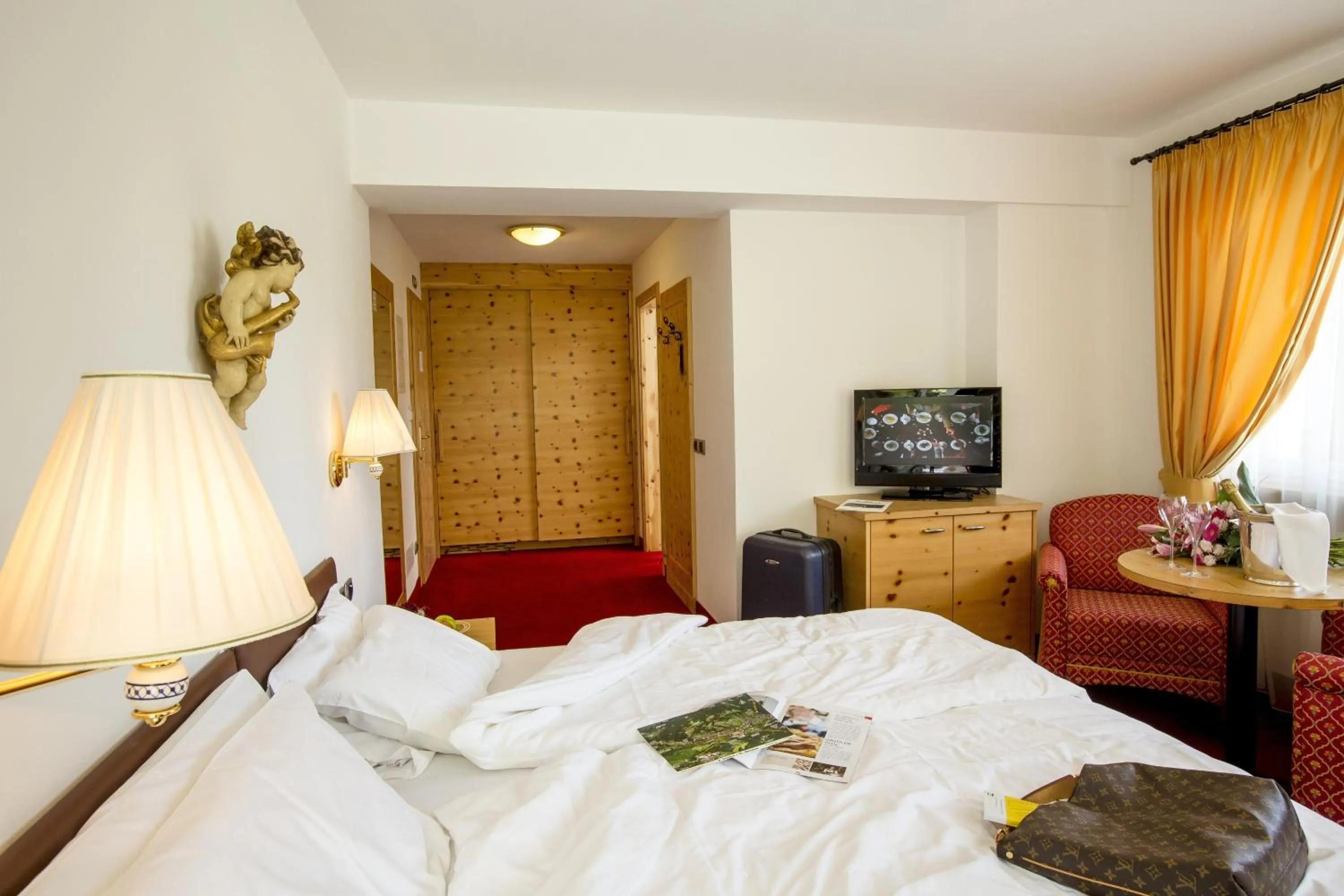 Photo of the whole room, Bed in Diamant Spa Resort