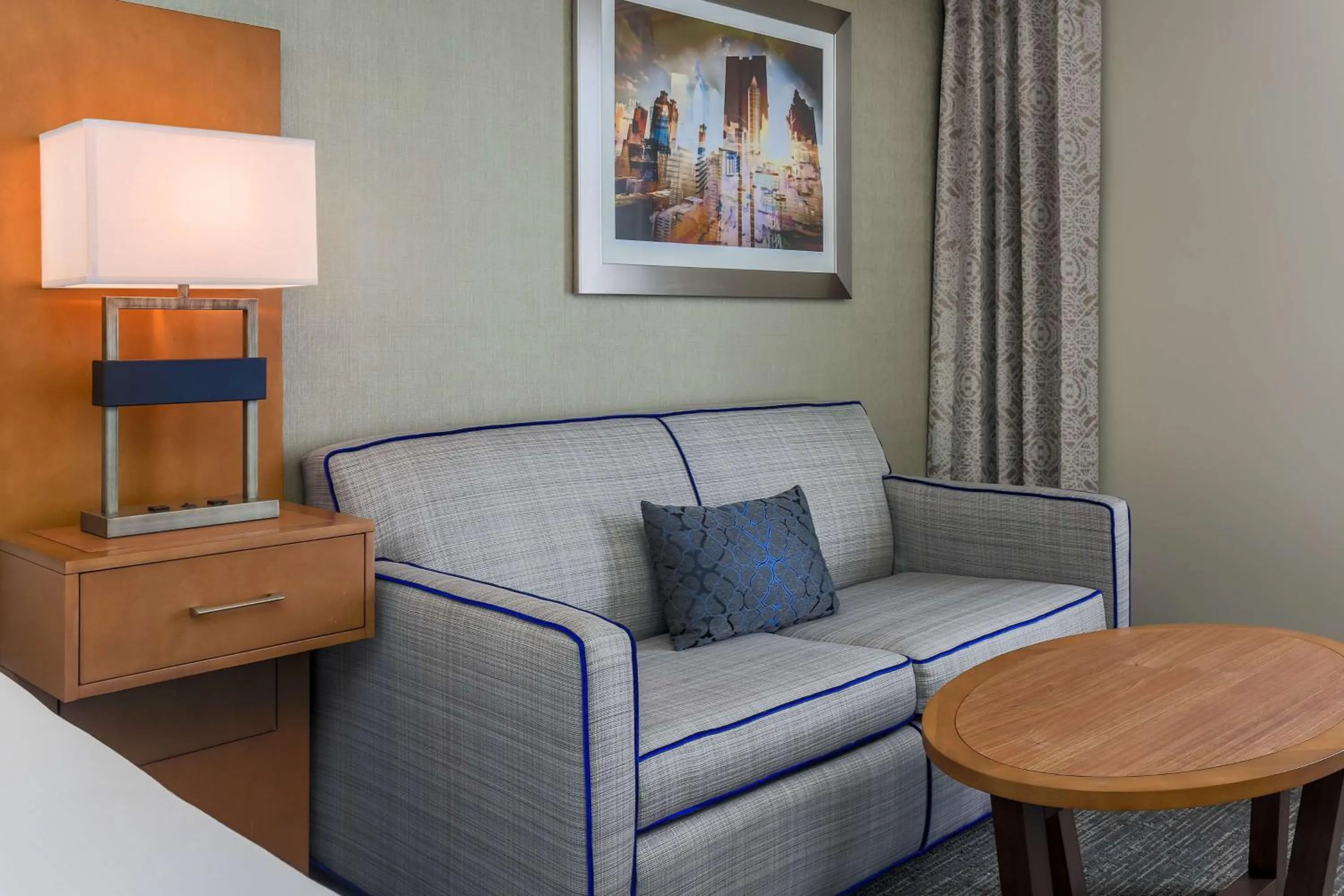 Living room in DoubleTree by Hilton Atlanta Airport