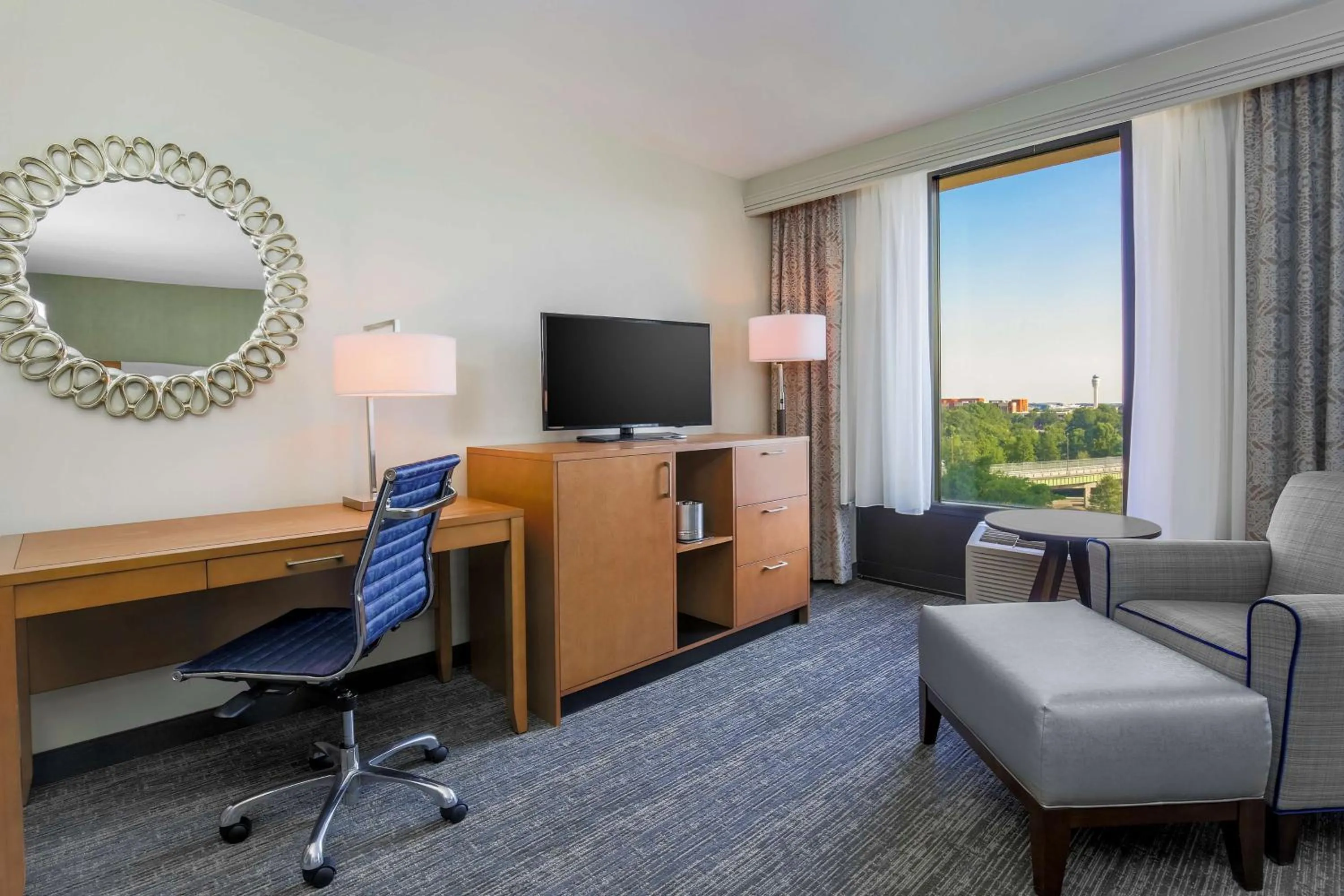 Bedroom in DoubleTree by Hilton Atlanta Airport