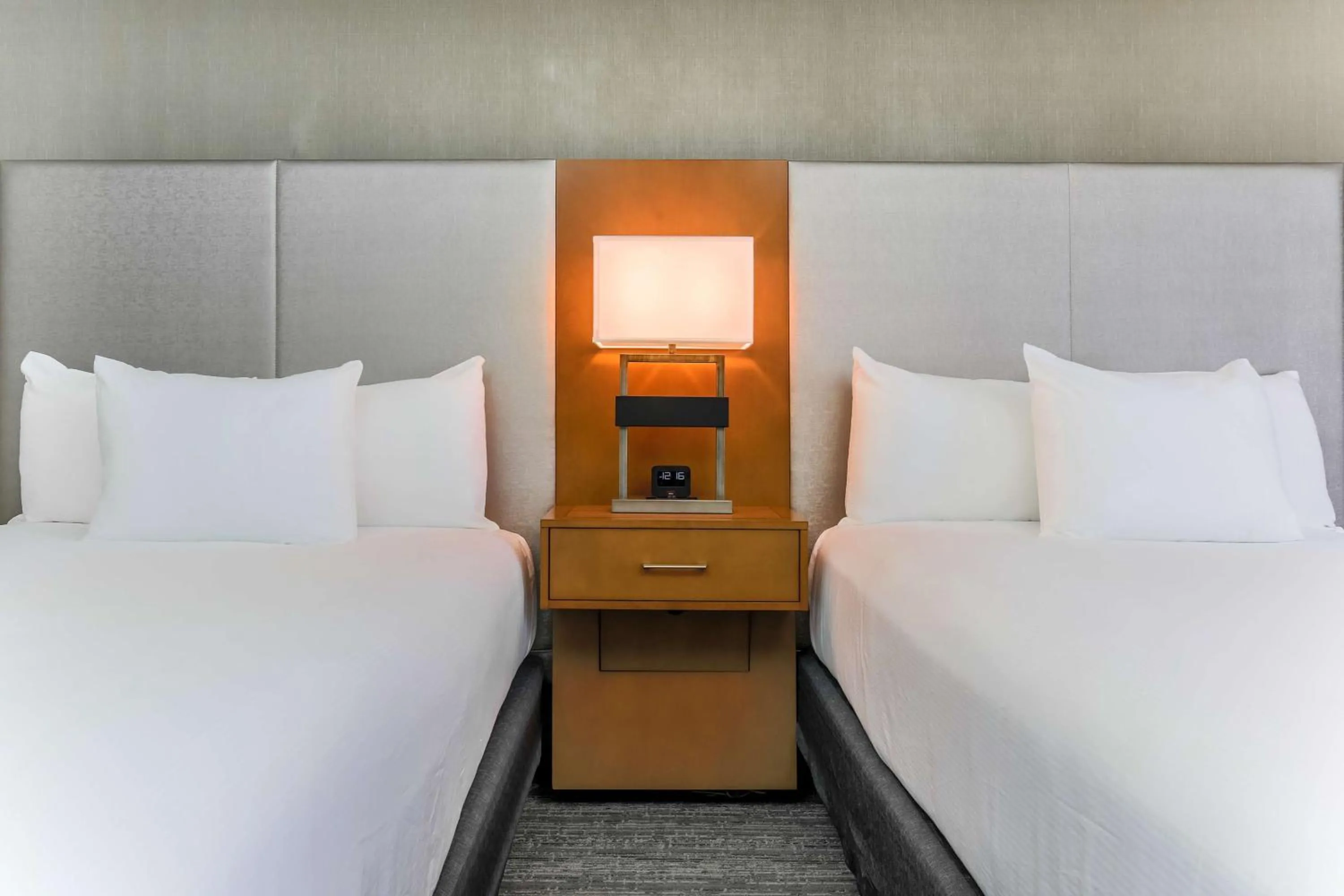 Bed in DoubleTree by Hilton Atlanta Airport