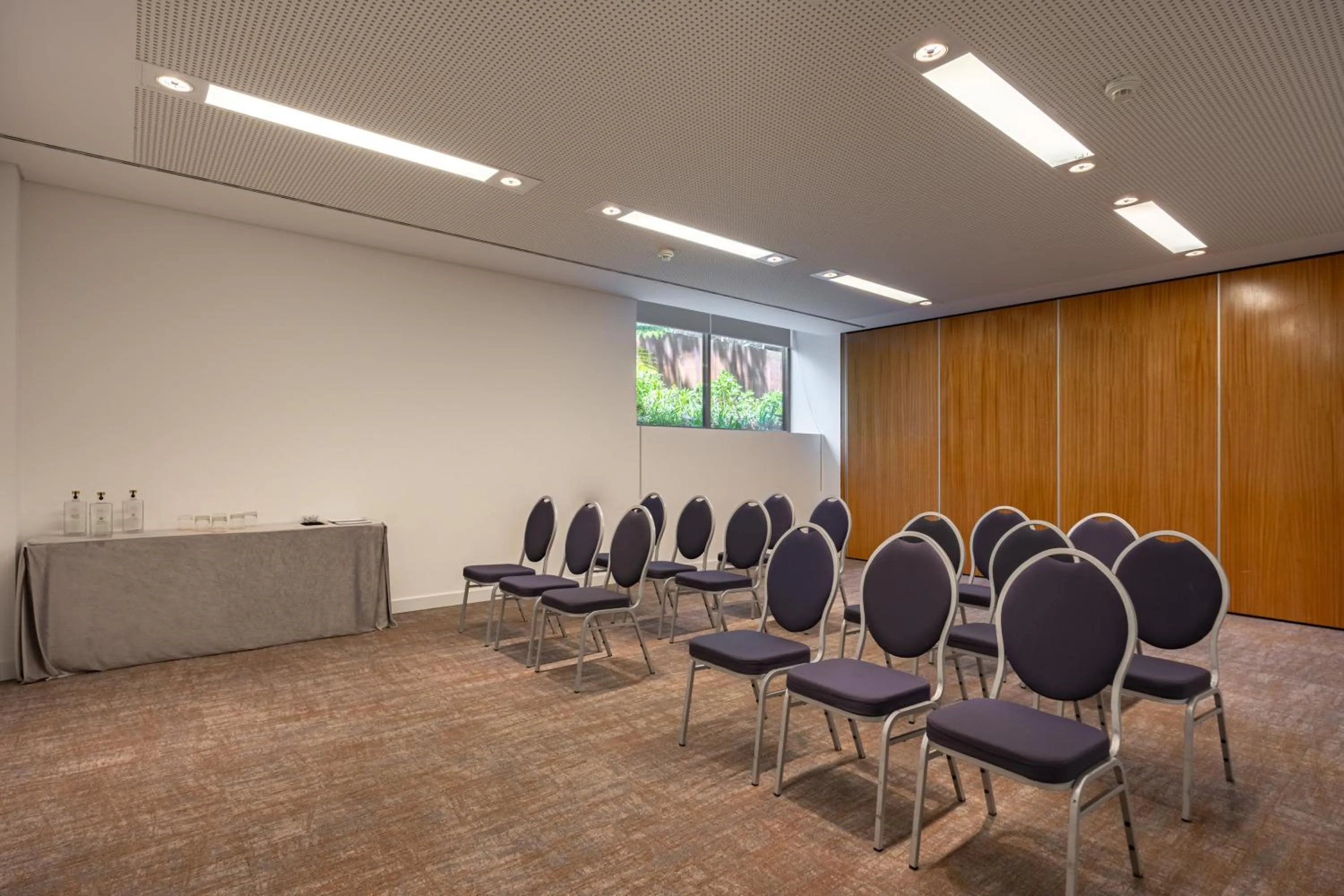 Meeting/conference room in Onyria Marinha Cascais, Vignette Collection by IHG